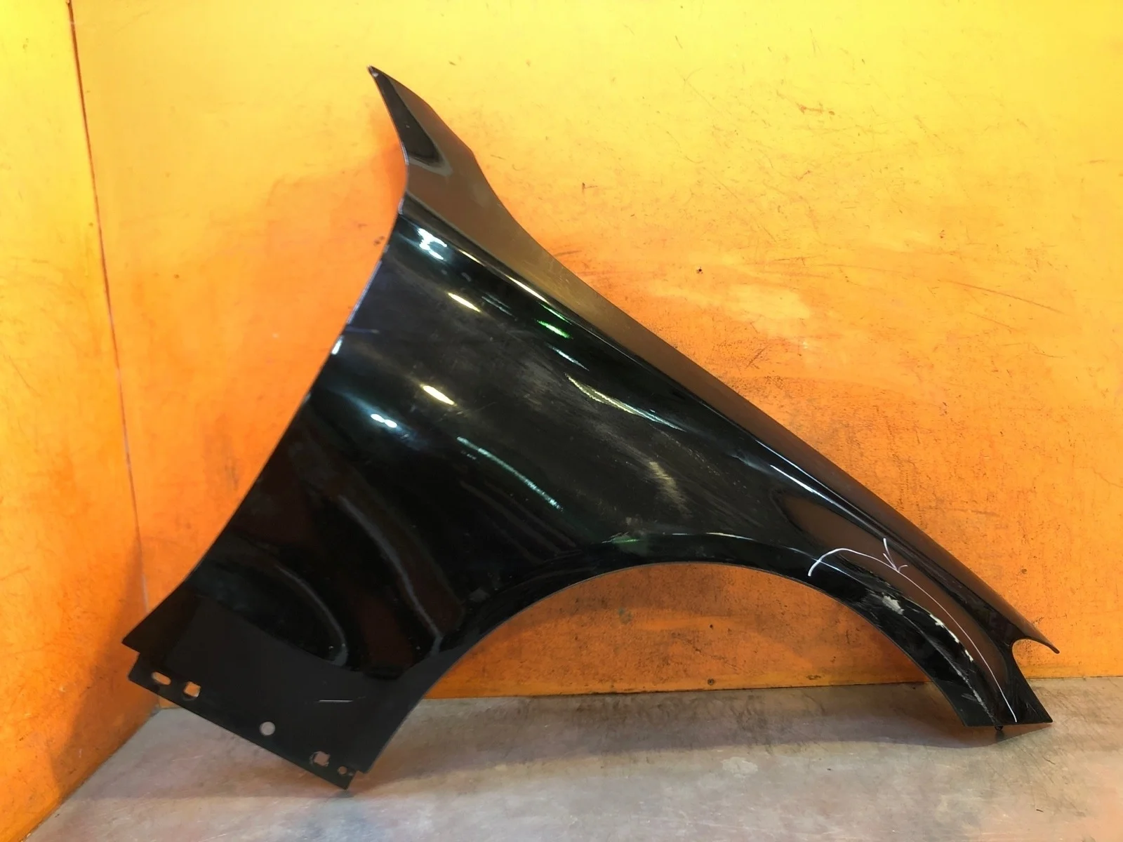 Крыло Mercedes C-Class 2014-2021 A2058800218 W205, переднее правое