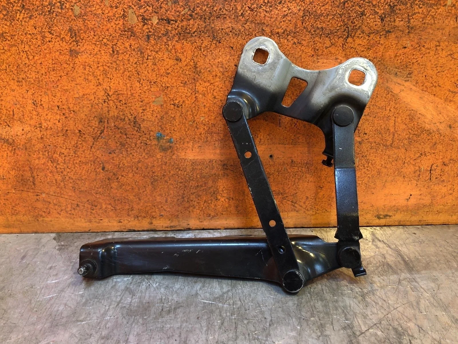 Петля капота Land Rover Range Rover 2012-2022 LR088985 4 L405, левая