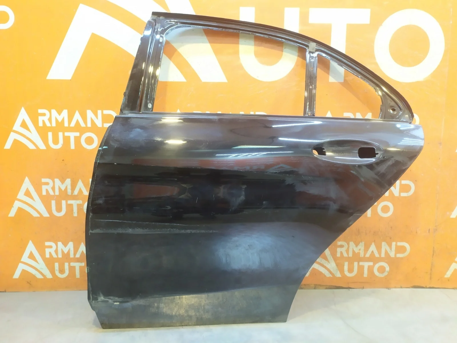 Дверь Mercedes C-Class 2014-2021 A2057300105 W205, задняя левая