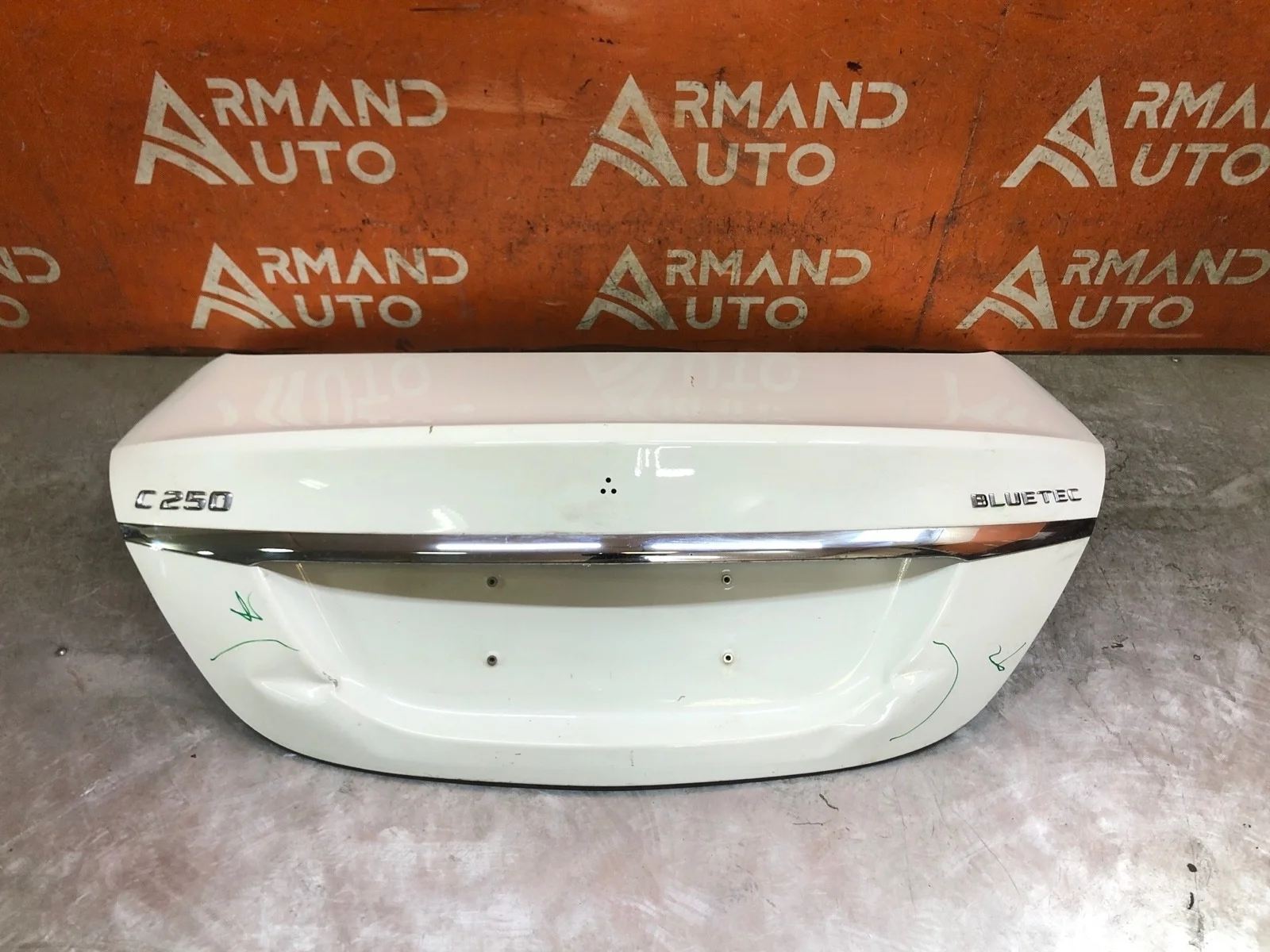 Крышка багажника Mercedes C-Class 2014-2021 A2057500075 W205