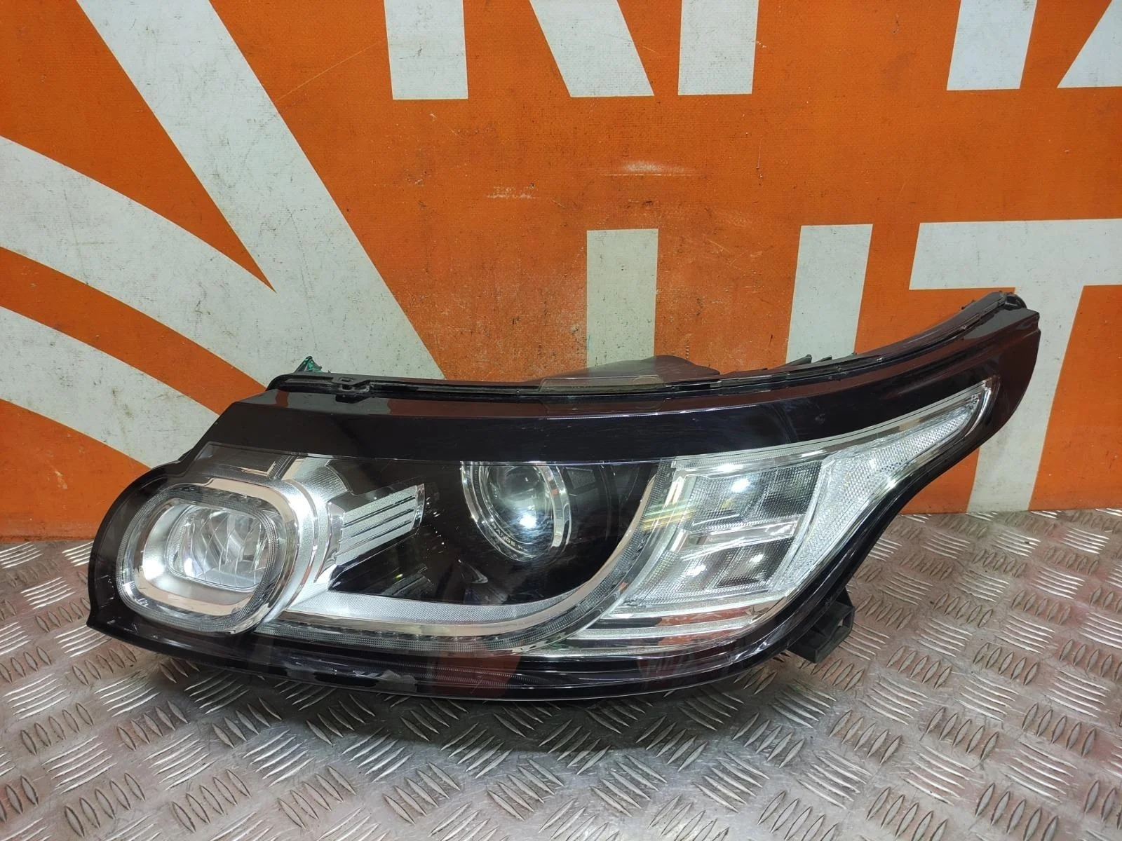 Фара Land Rover Range Rover Sport 2013-2017 LR057278 2 L494, левая