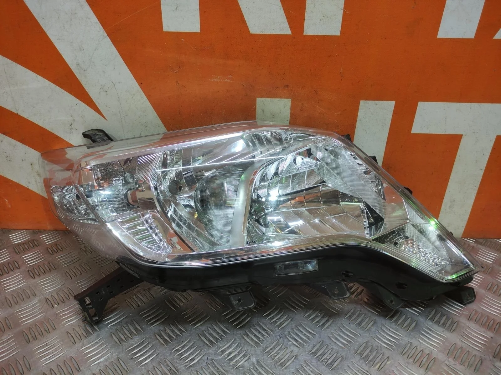 Фара Toyota Land Cruiser Prado 2013-2017 8113060J00 150, правая