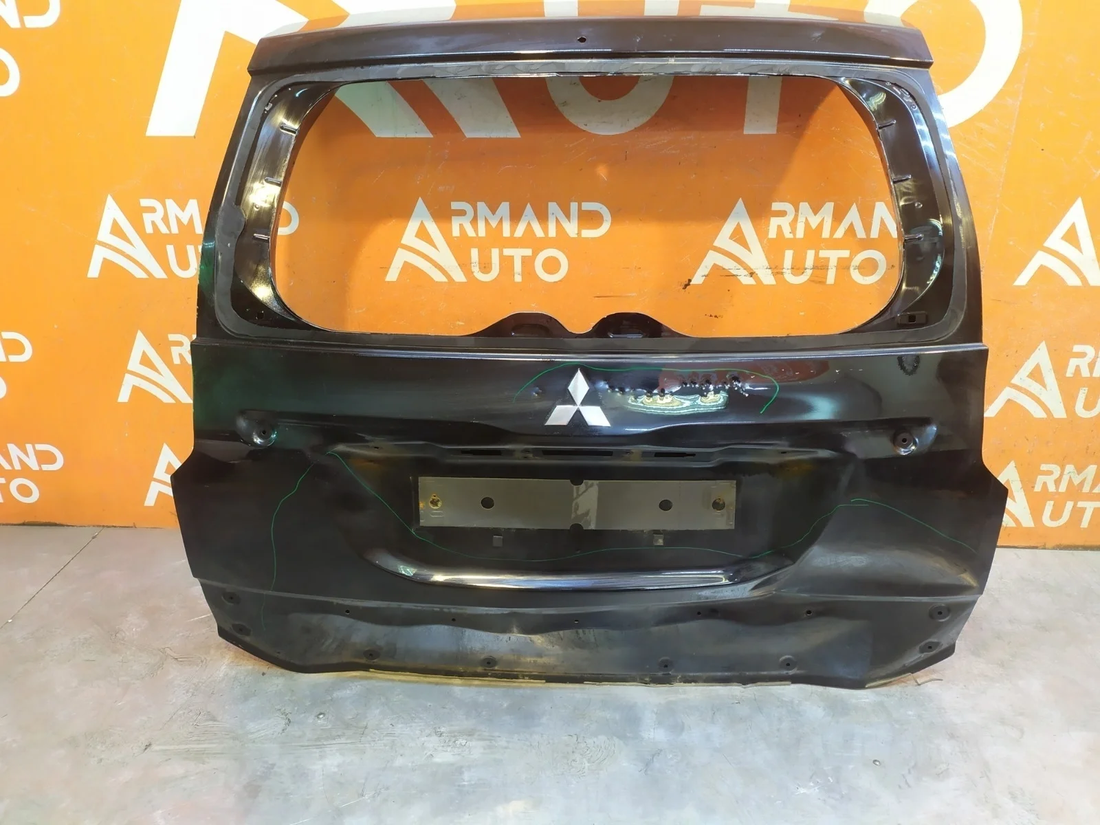Дверь багажника Mitsubishi Pajero Sport 2015-2021 5801B684 3