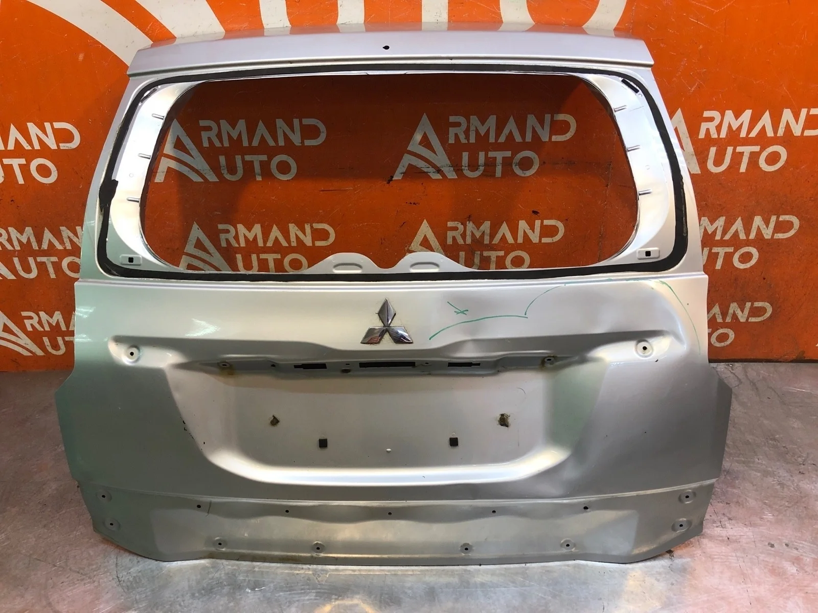 Дверь багажника Mitsubishi Pajero Sport 2015-2021 5801B684 3