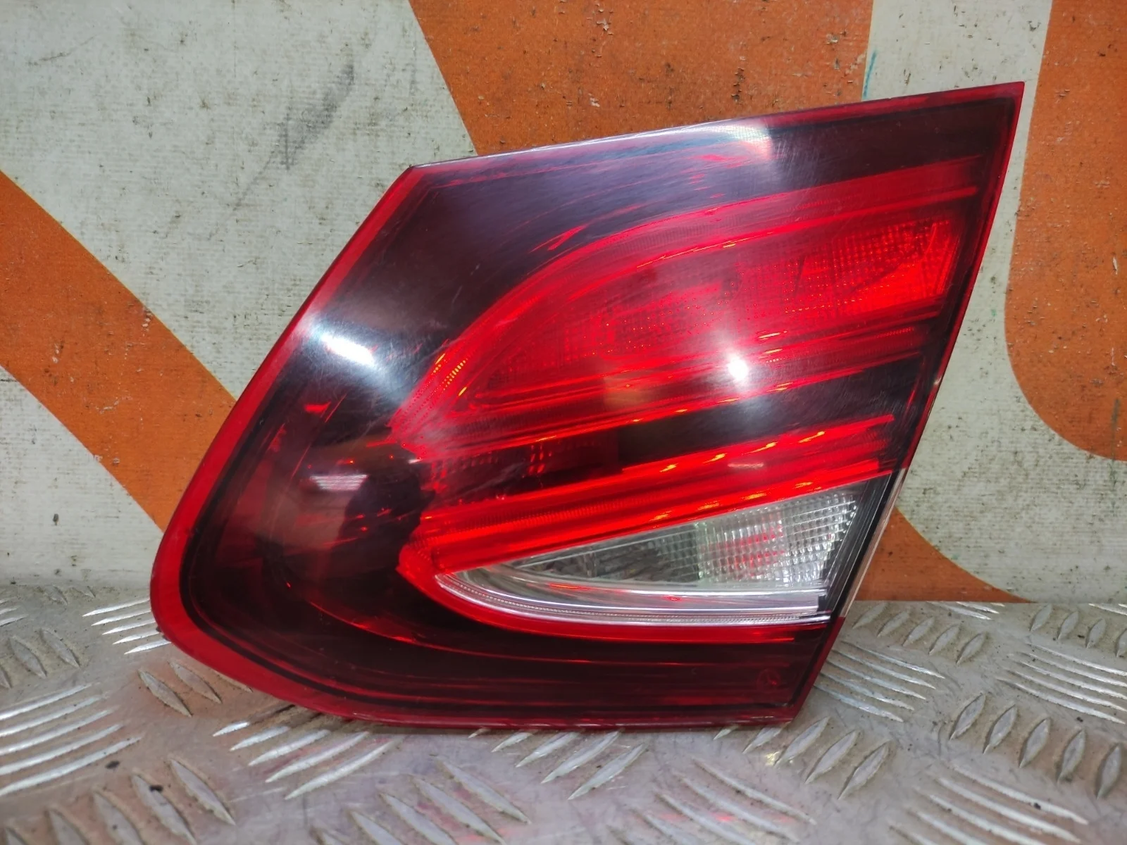 Фонарь внутренний Mercedes C-Class 2014-2018 A2059063605 W205, правый