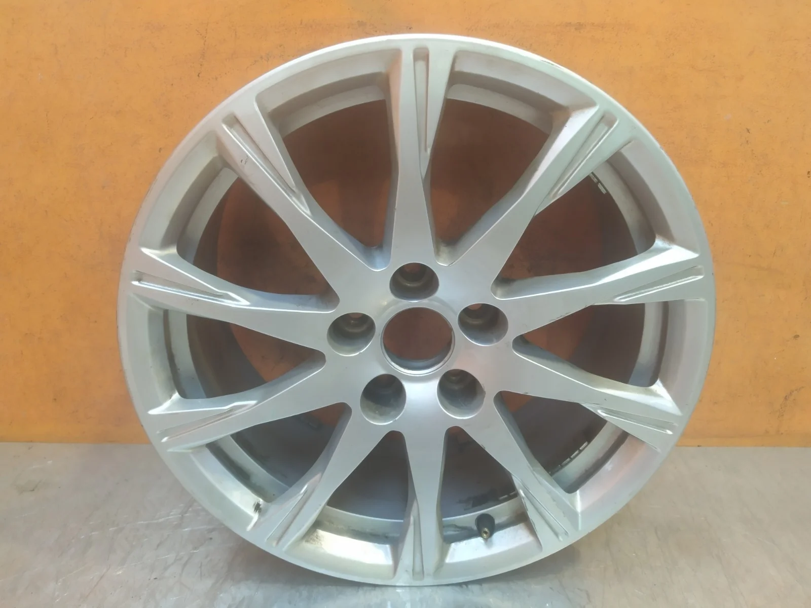 Диск колесный r17 Audi A4 8W0601025C 5 B9
