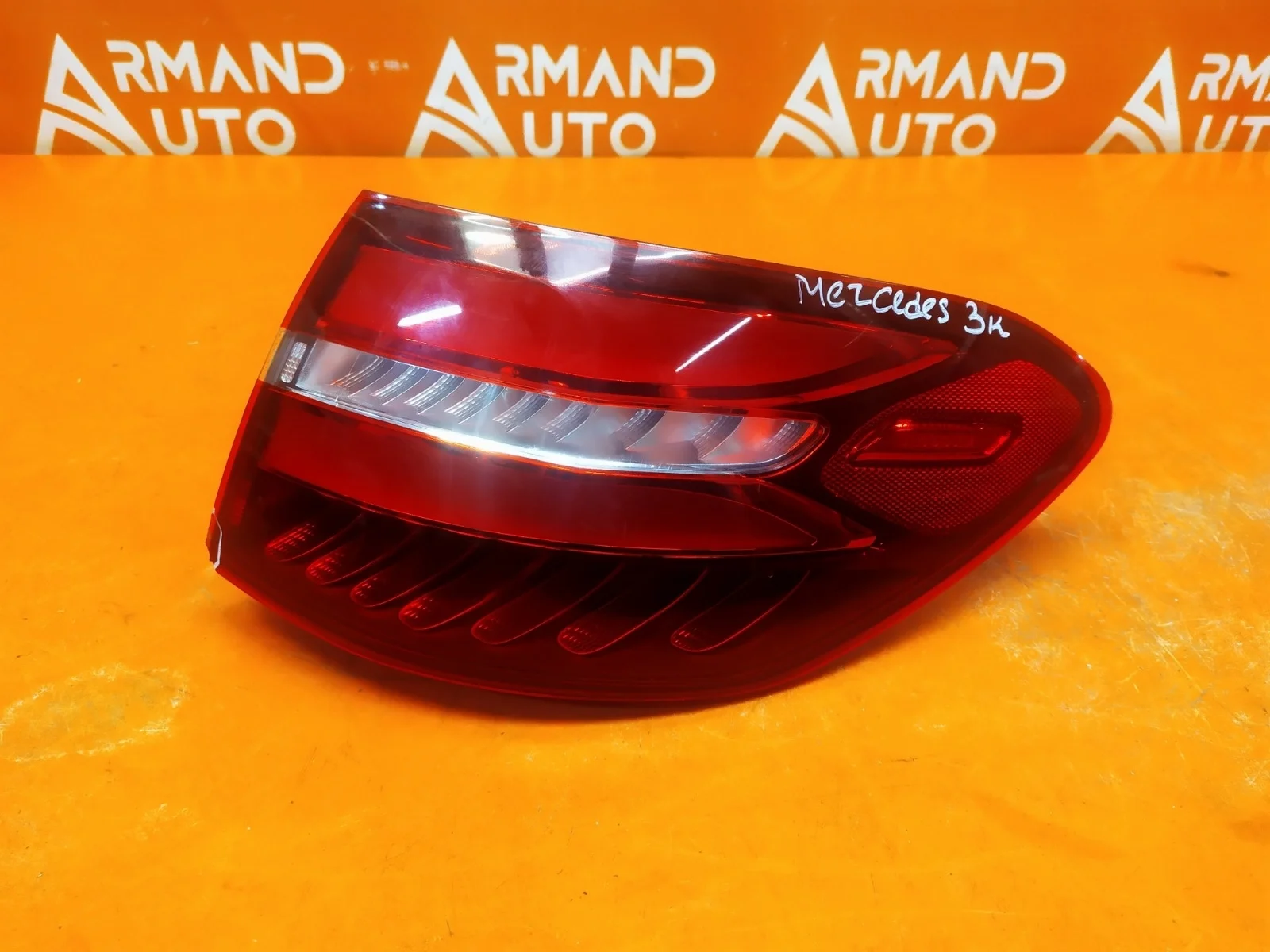 Фонарь внешний Mercedes GLC-Class 2015-2019 A2539067400 X253, правый