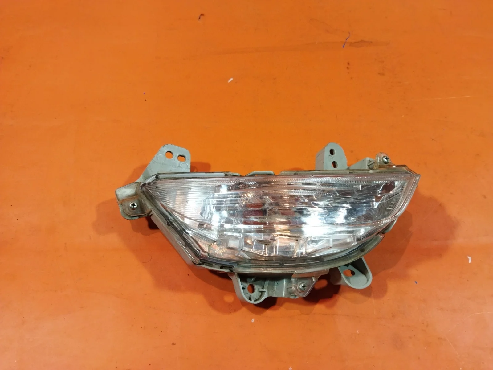 Указатель поворота Mazda 3 2013-2016 B45A51360A 3 BM, левый