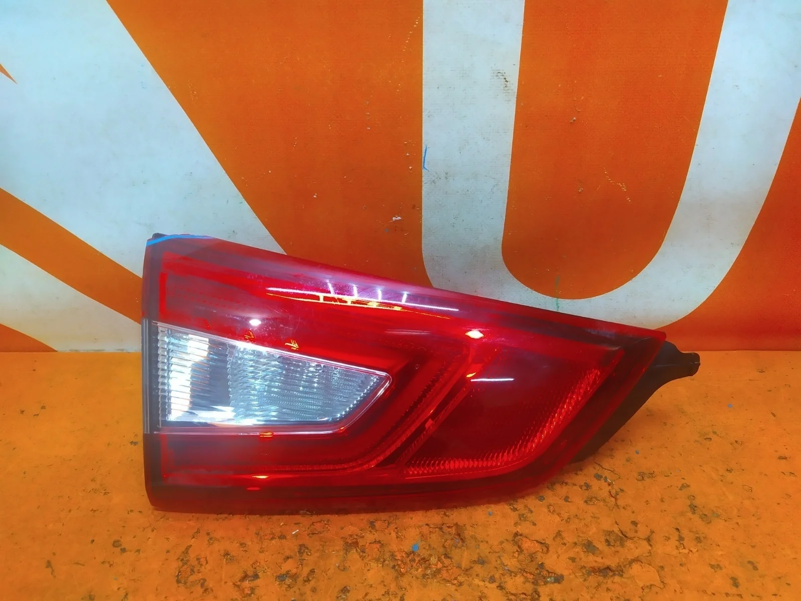 Фонарь внутренний Nissan Qashqai 2013-2019 265554EA5A 2 J11, левый