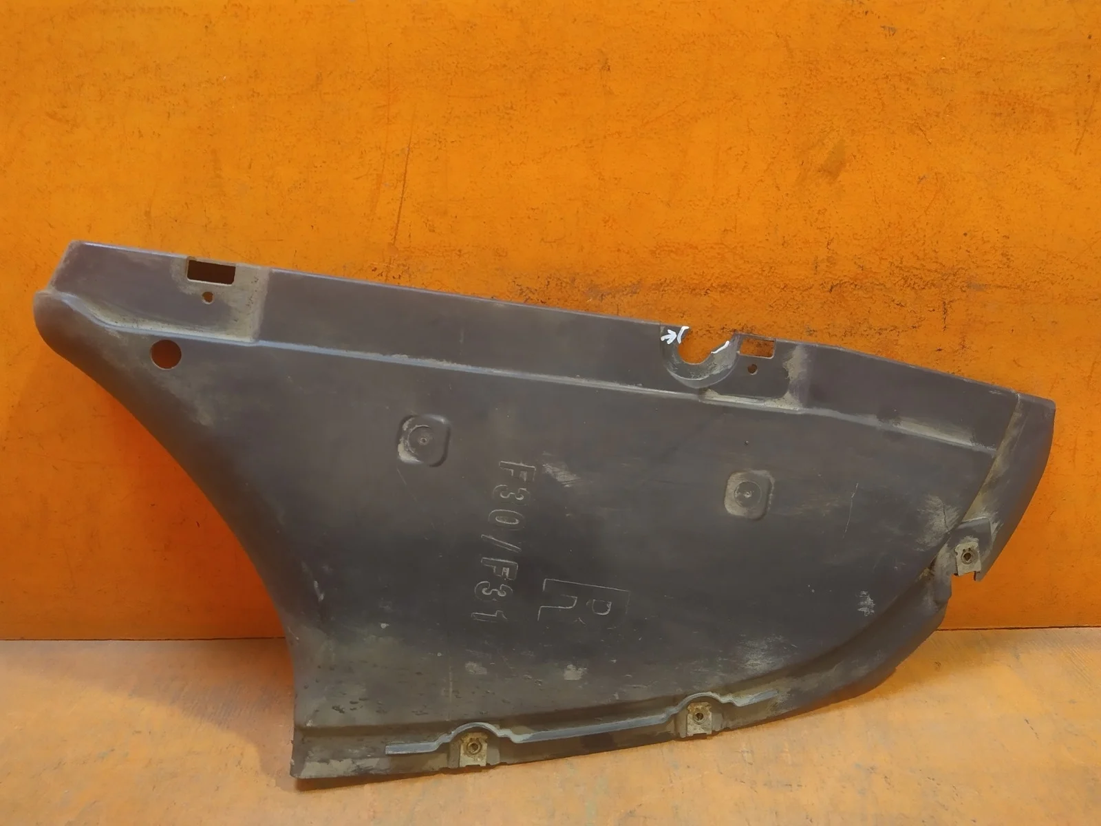 Пыльник бампера BMW 3 series 2011-2020 51757258048 F30 F31, задний правый