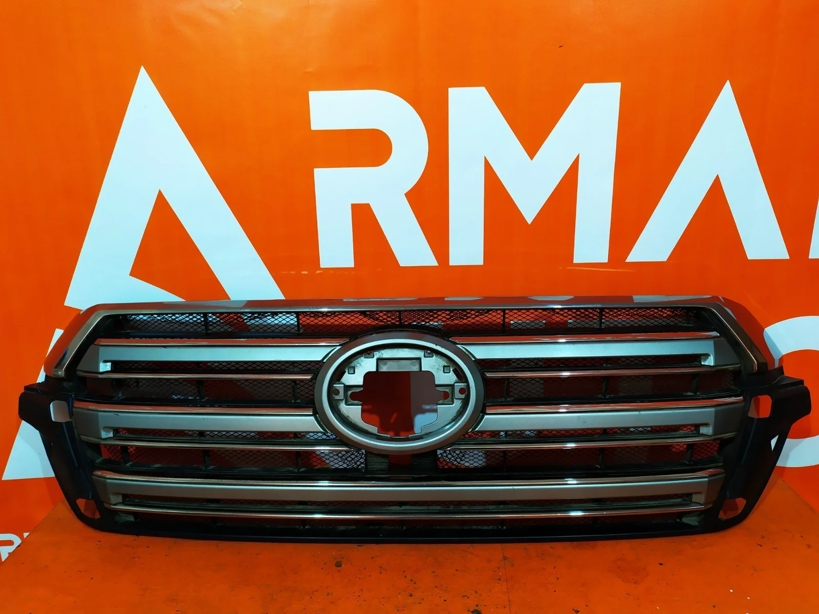 Решетка радиатора Toyota Land Cruiser 2015-2021 5310160939 200