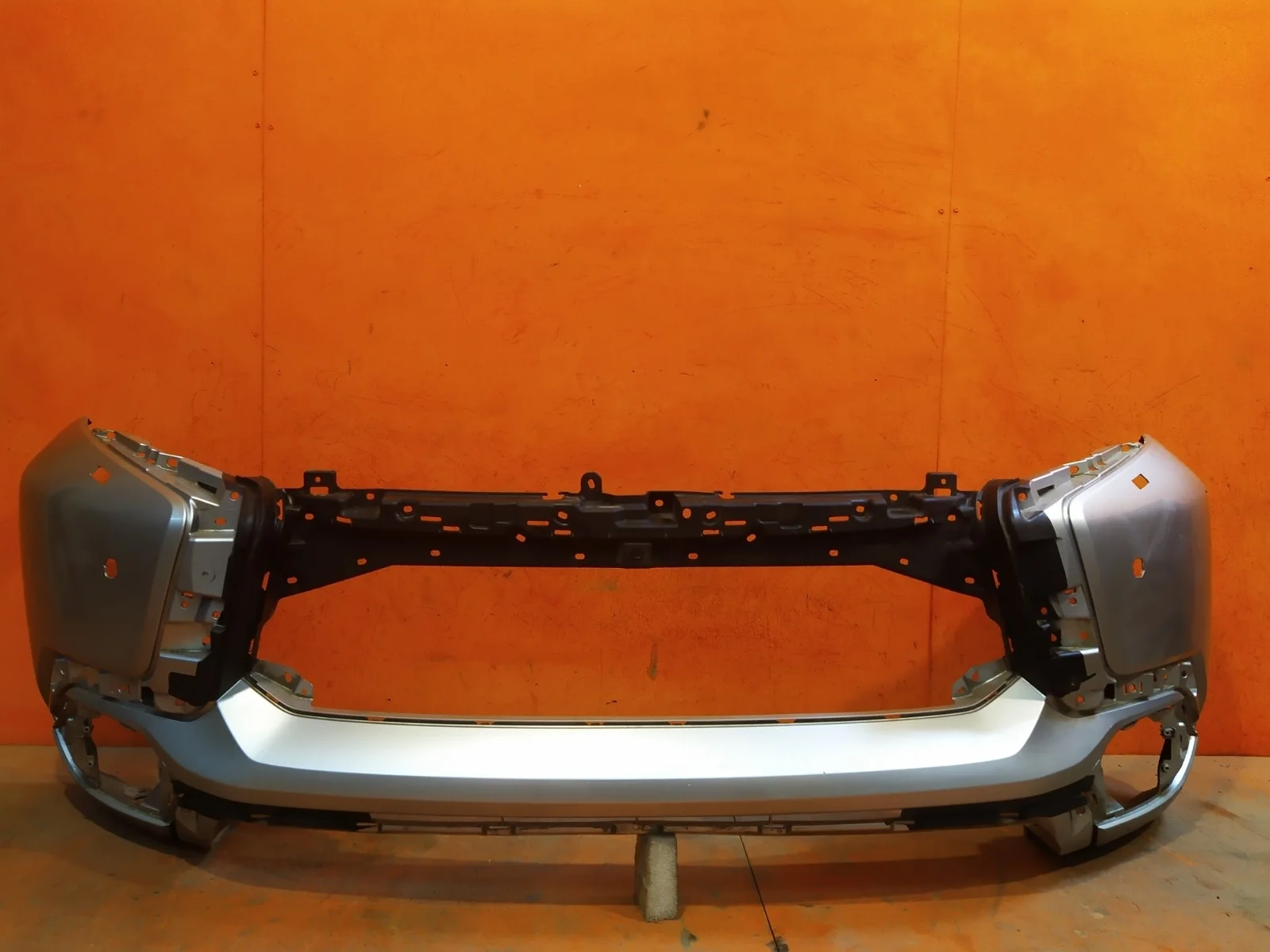 Бампер Mitsubishi Pajero Sport 2015-2021 6400H065 3, передний