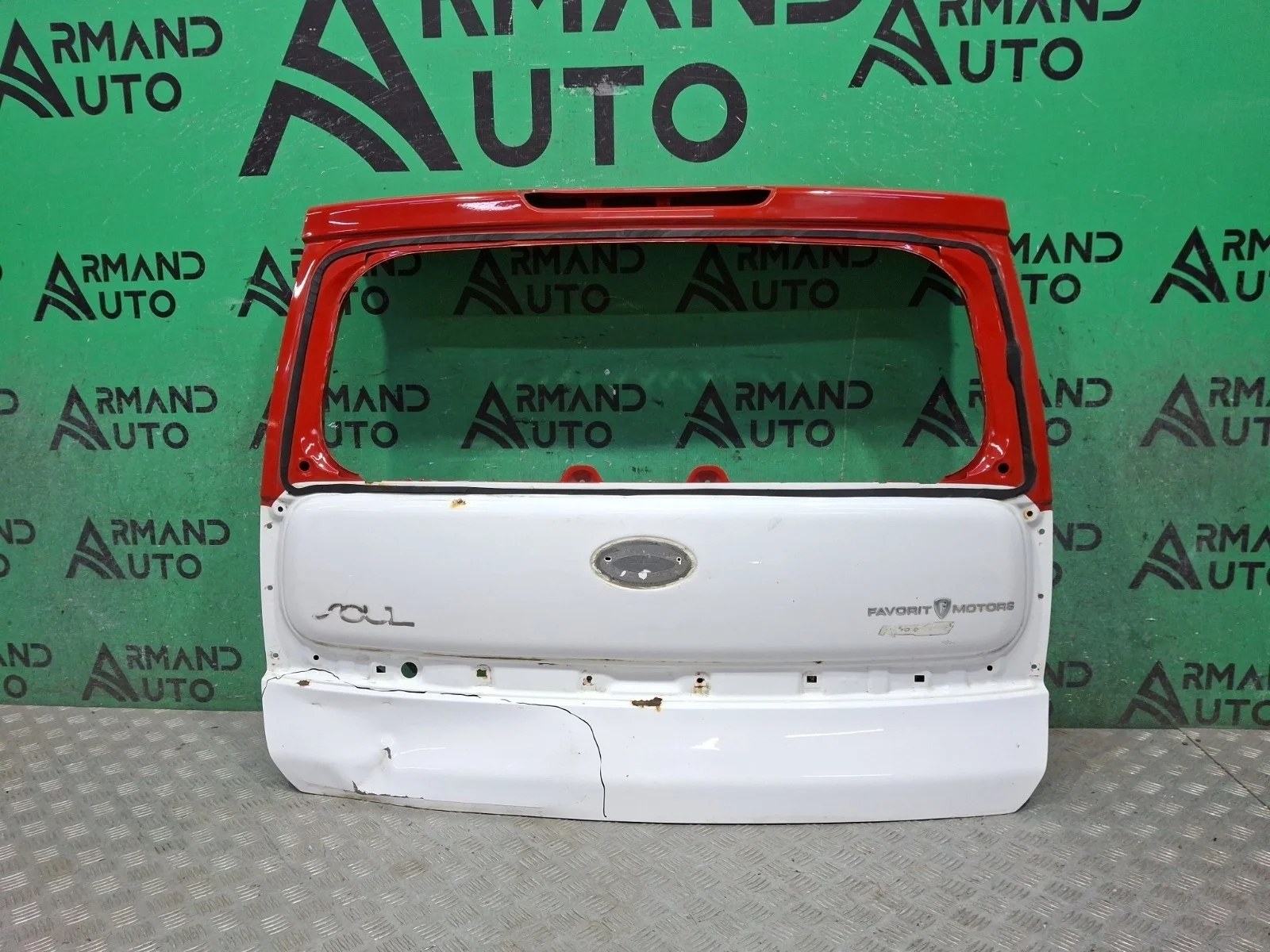Дверь багажника Kia Soul 2013-2019 73700B2000 2 PS