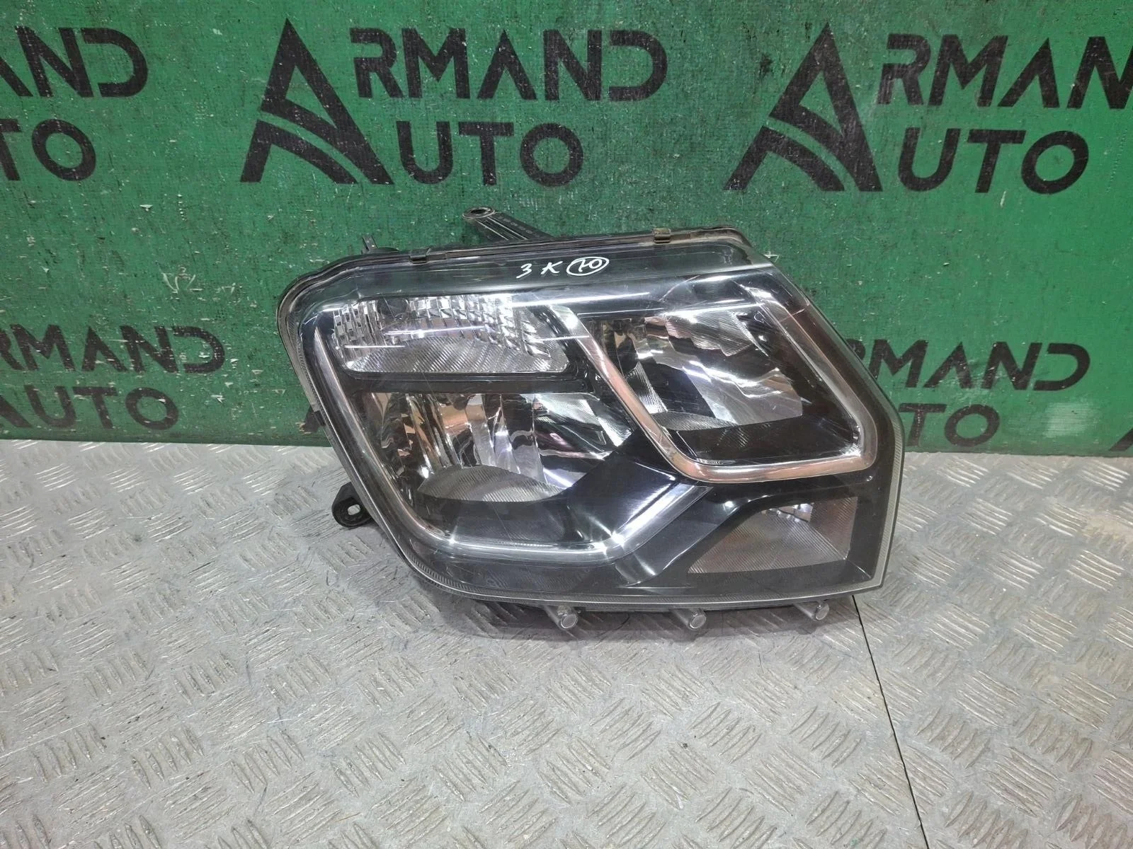 Фара Renault Duster 2015-2021 260107307R 1, правая
