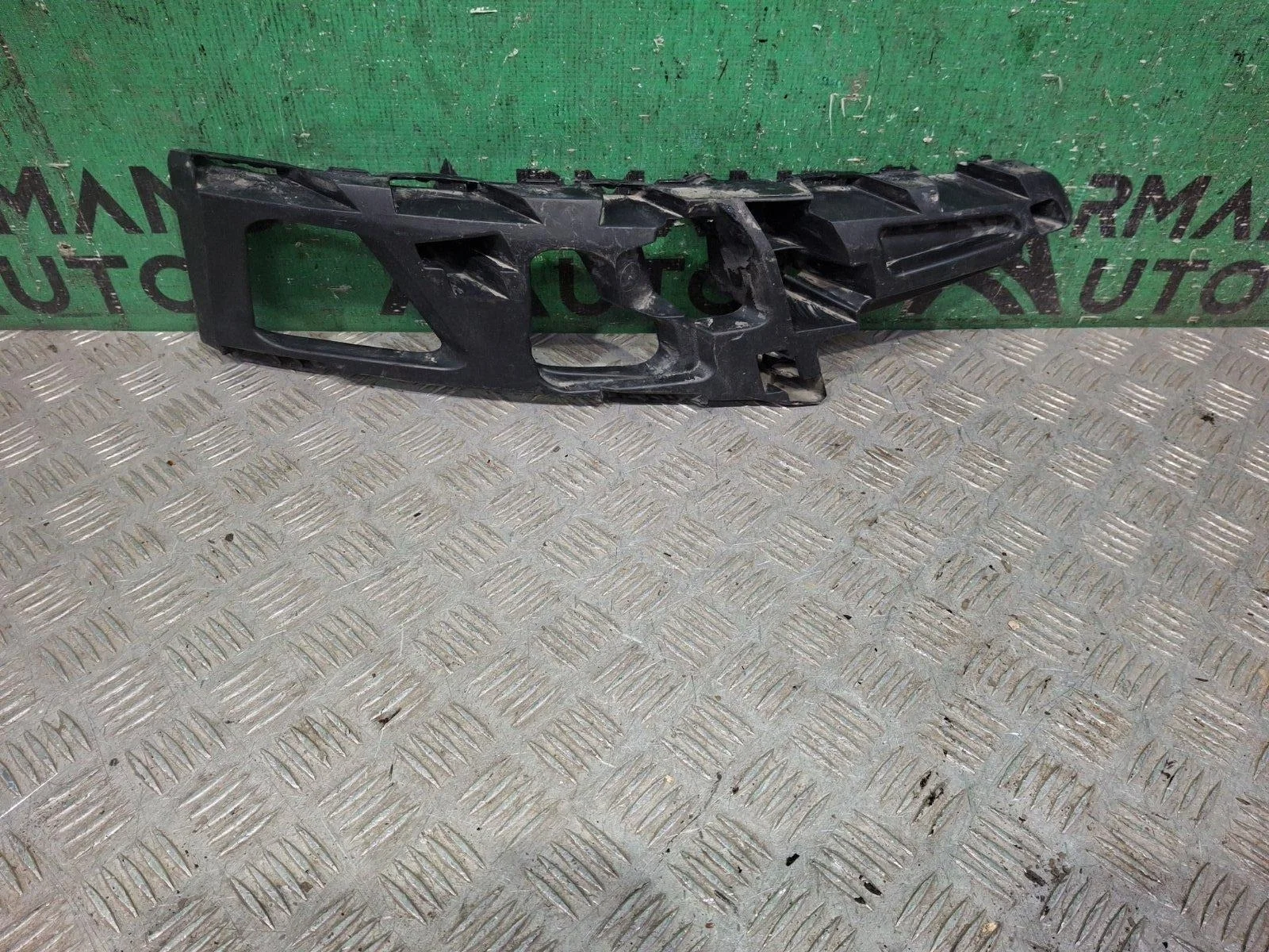 Кронштейн бампера Ford Mondeo 2010-2014 1737424 4, передний правый