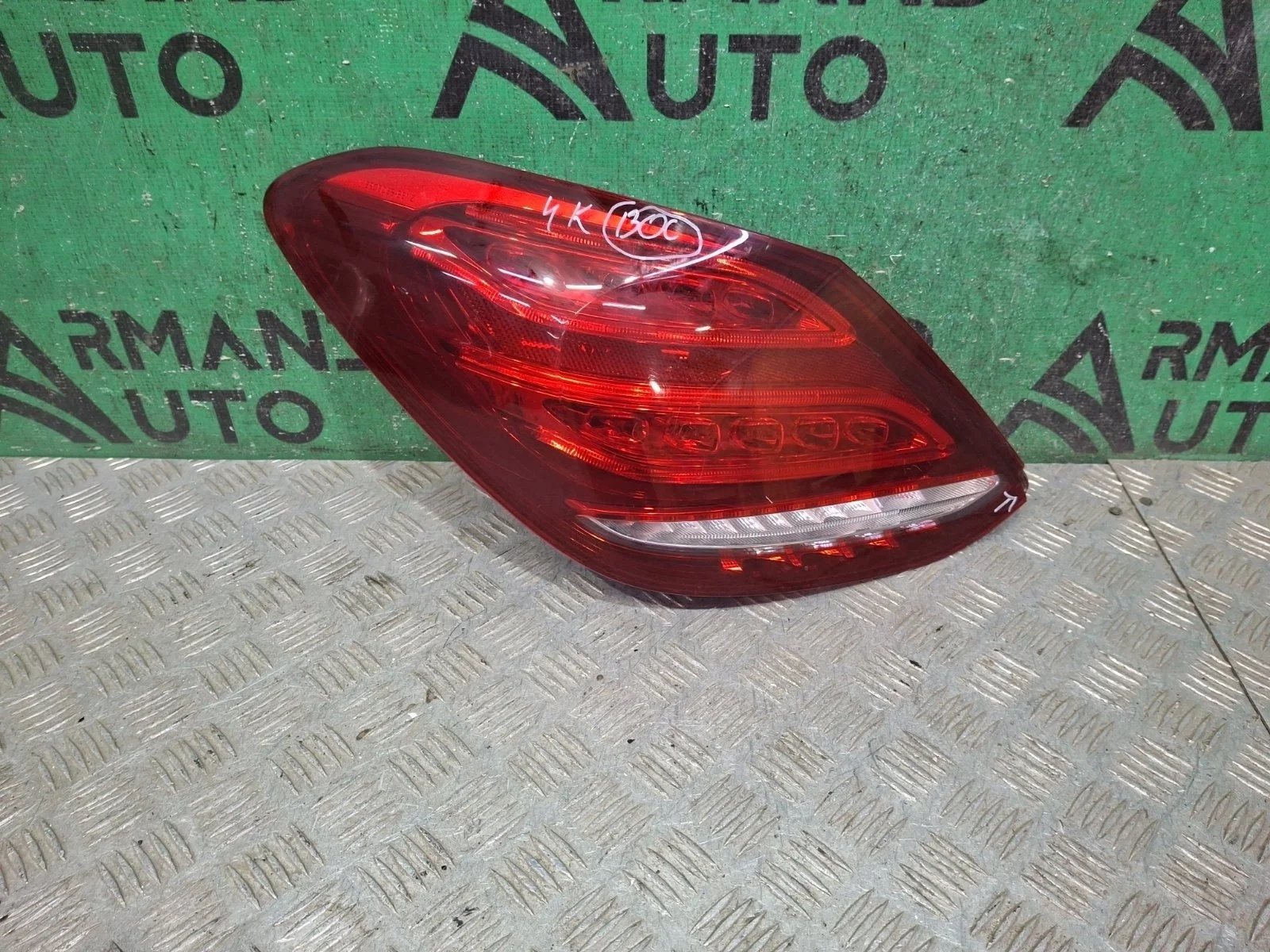 Фонарь Mercedes C-Class 2014-2018 A2059060357 W205, левый
