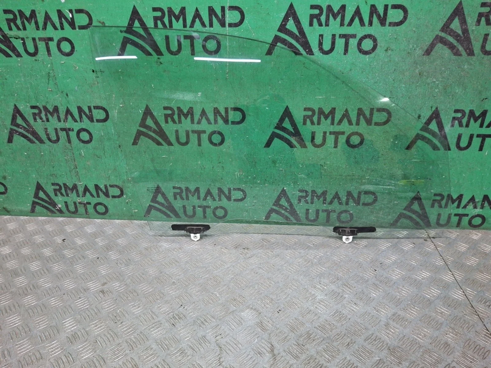 Стекло двери Mitsubishi Outlander 2012-2023 5706A476 3, переднее правое