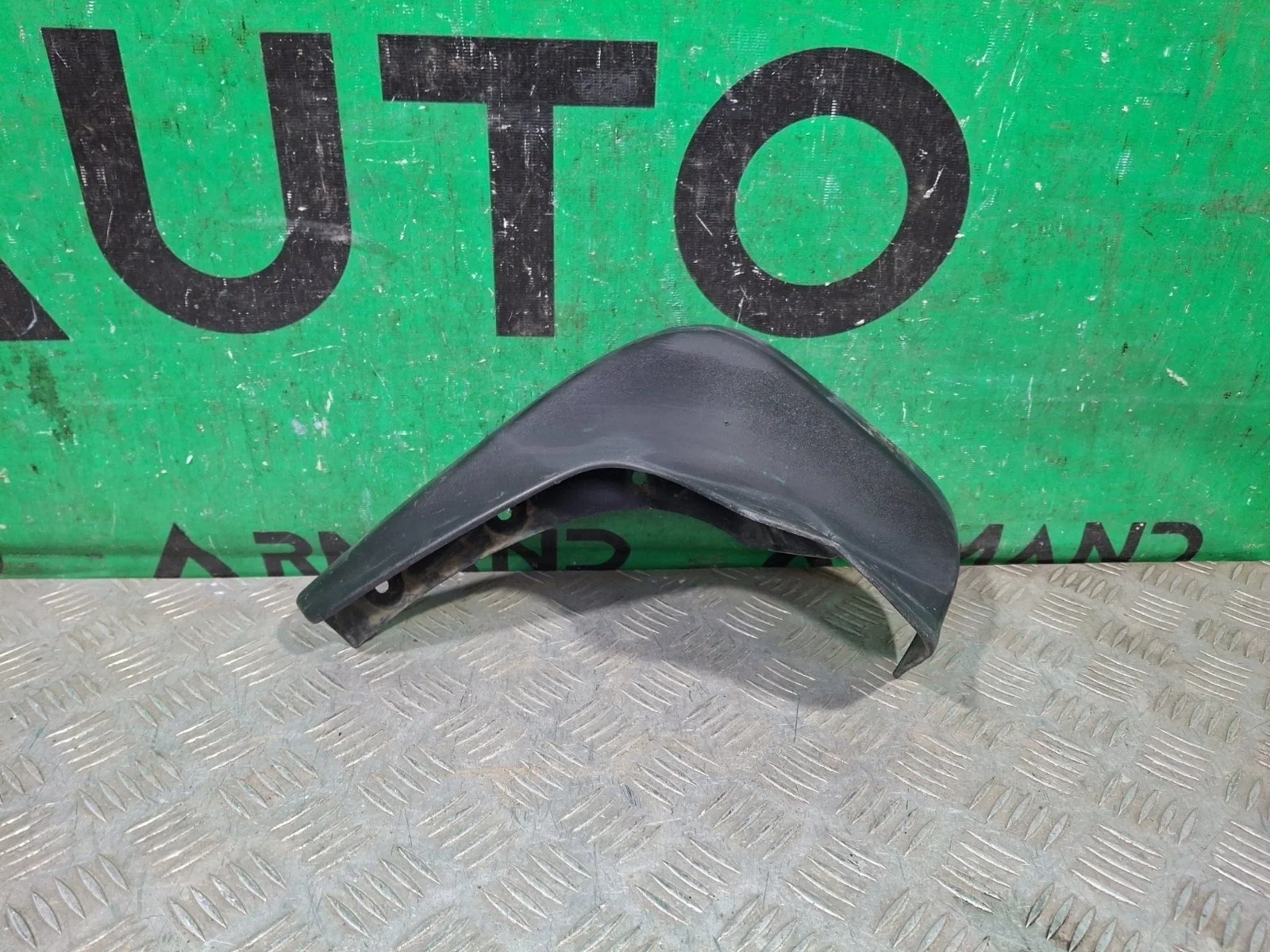 Брызговик Nissan Qashqai 2013-2022 78810BM90B 2 J11, задний правый