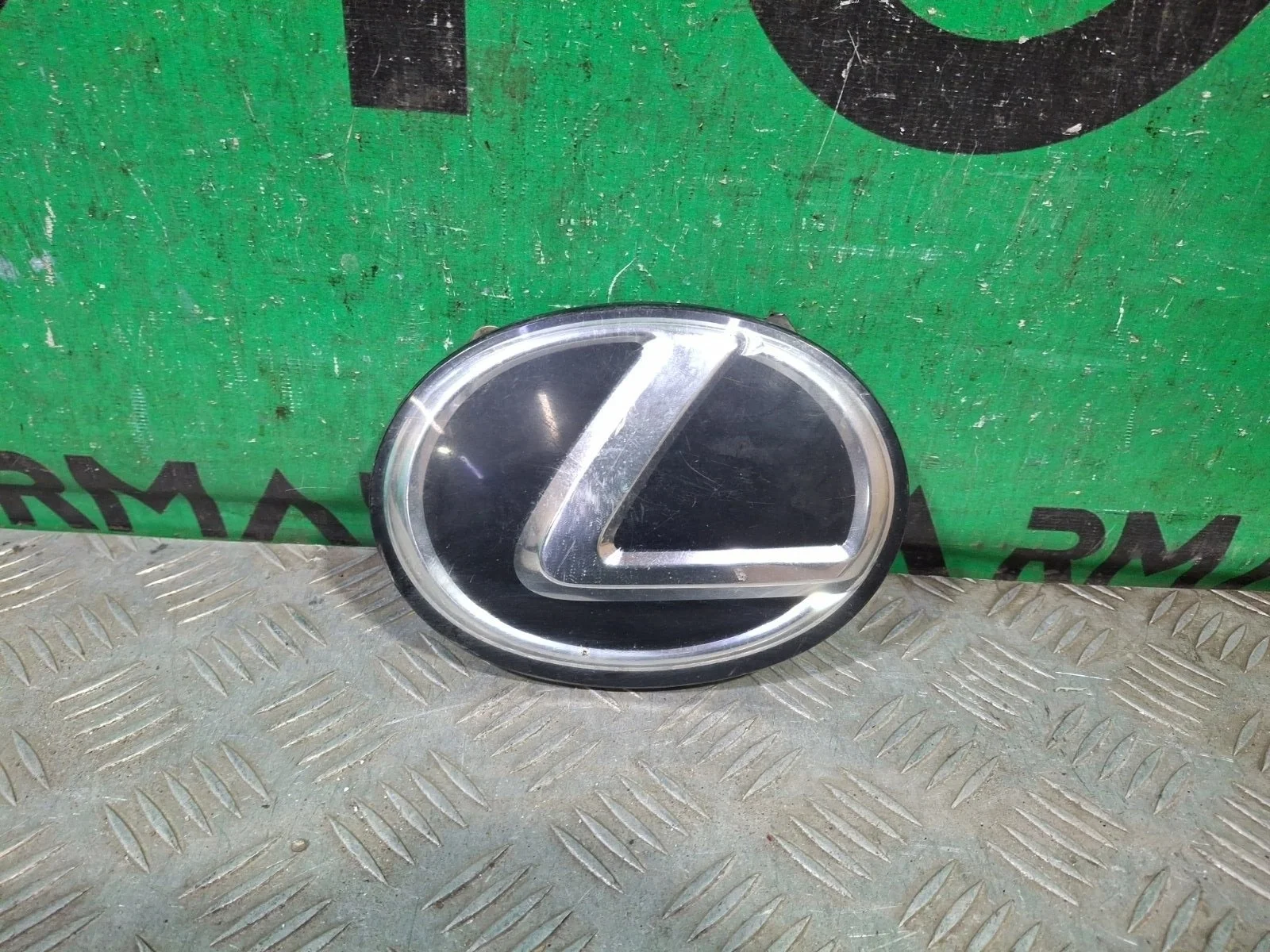 Эмблема Lexus LS 2006-2017 9097502126 4, передняя