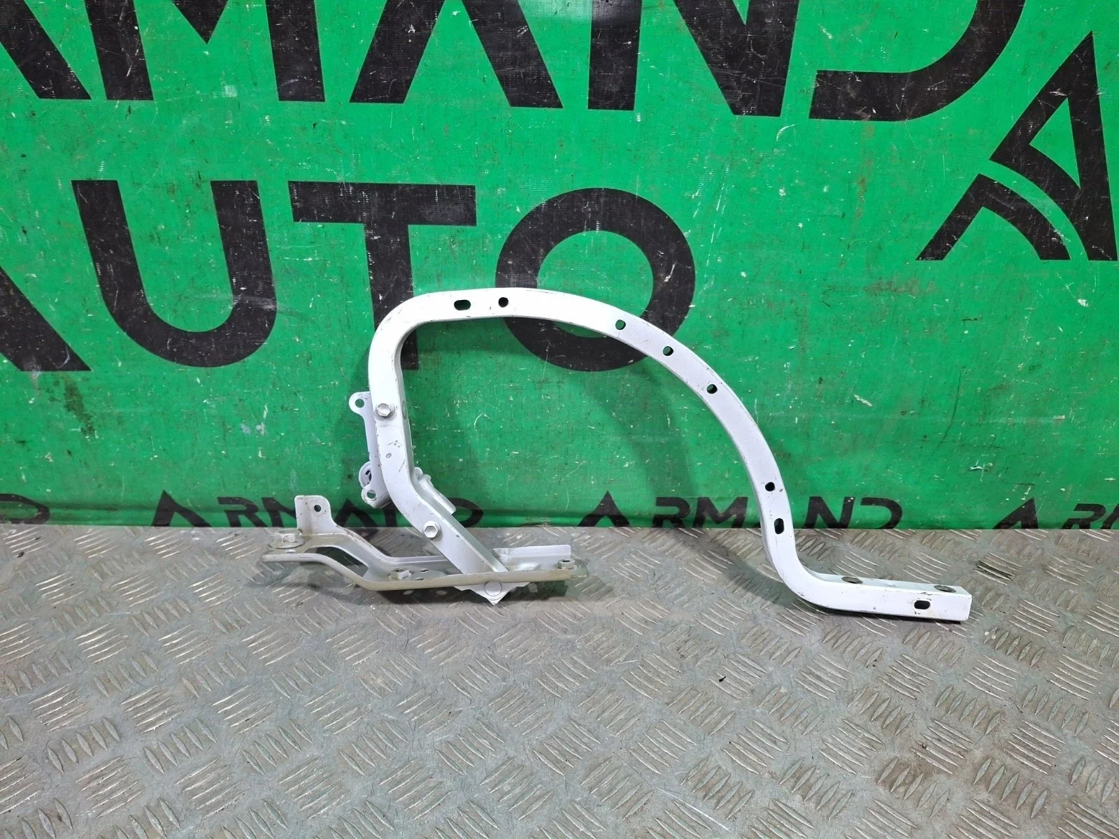 Петля крышки багажника Toyota Camry 2017-нв 6452033071 8 XV70, левая