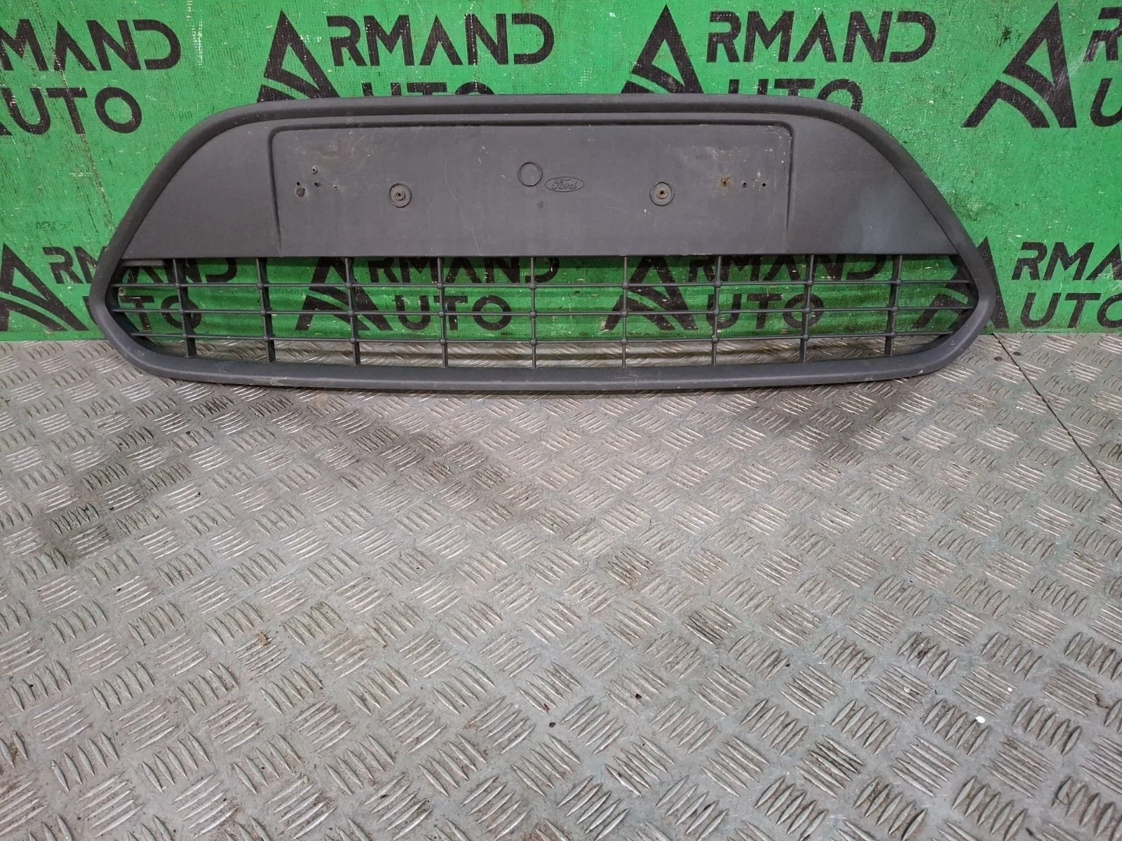 Решетка бампера Ford Focus 2008-2011 1520644 2, передняя