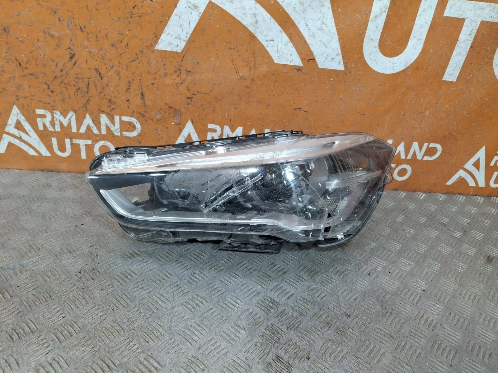 Фара BMW X1 2015-2019 63117436461 F48, левая