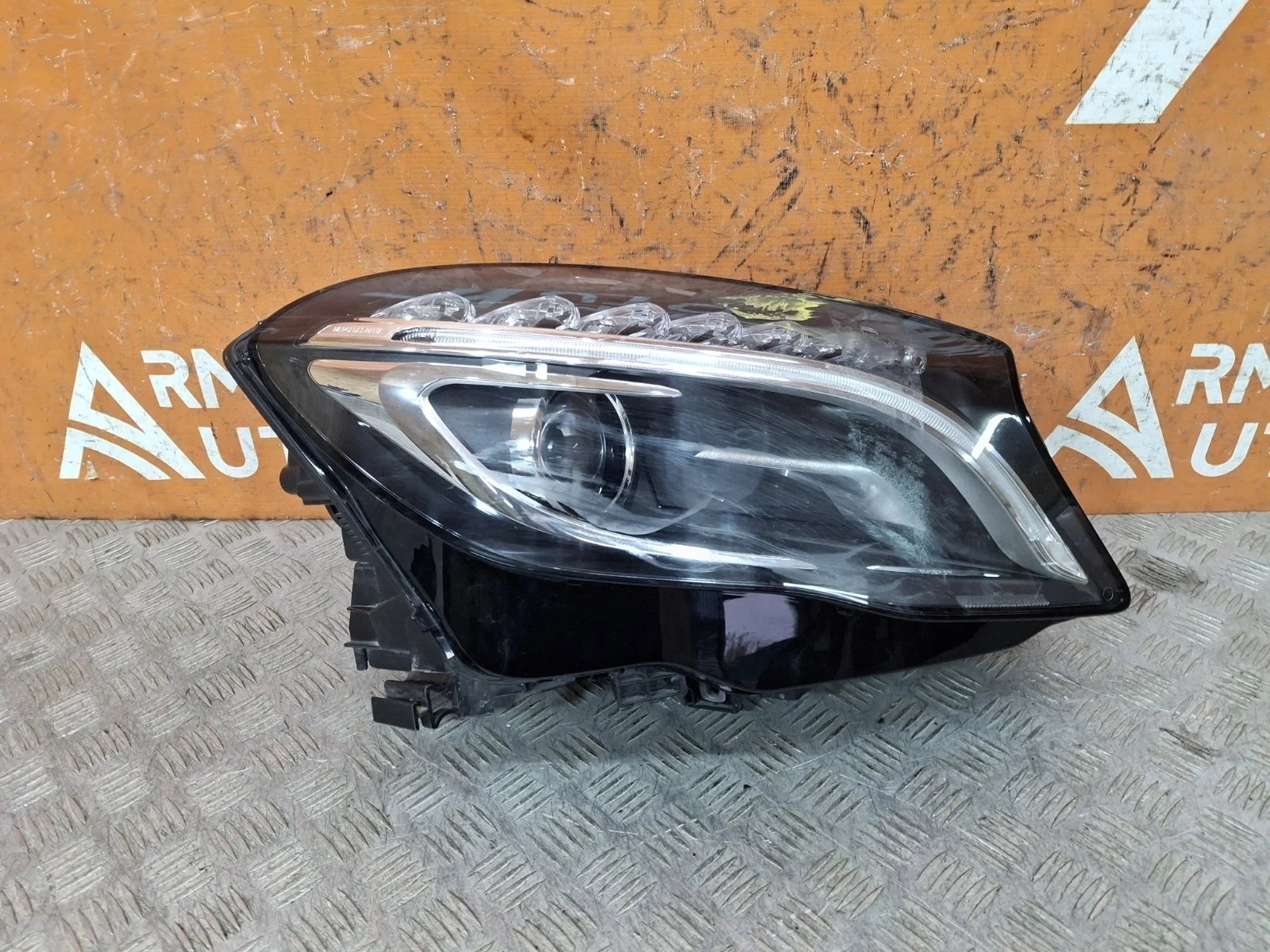 Фара Mercedes GLA-Class 2013-2017 A1569063200 X156, правая