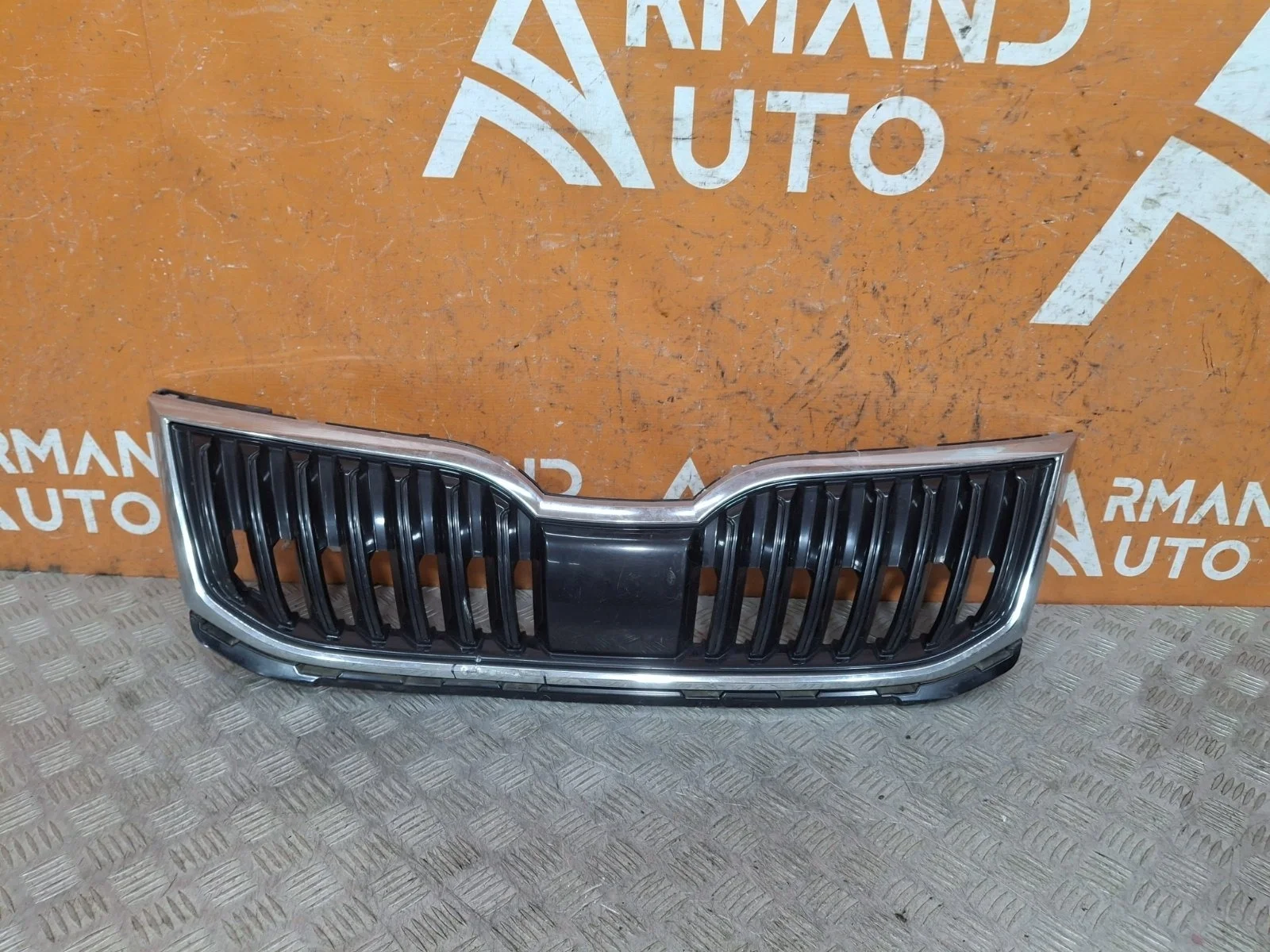 Решетка радиатора Skoda Octavia 2017-2020 5E0853653C041 3 A7 (5E)