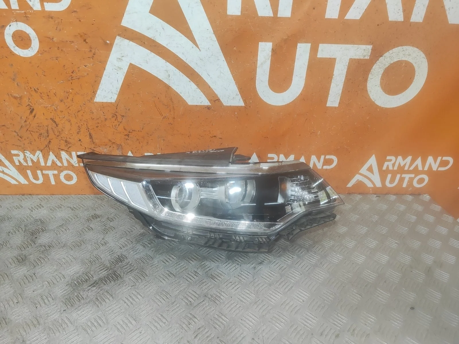 Фара Kia Optima 2015-2018 92102D4150 4 JF, правая