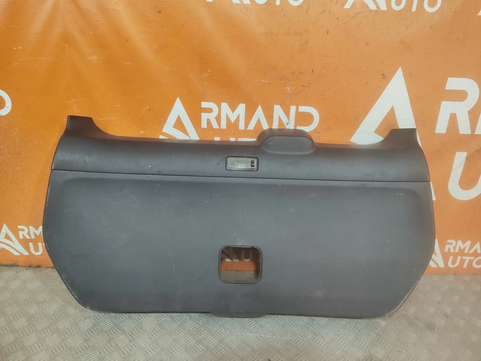 Обшивка двери багажника Nissan X-Trail 2007-2015 90900JG40A 2 T31