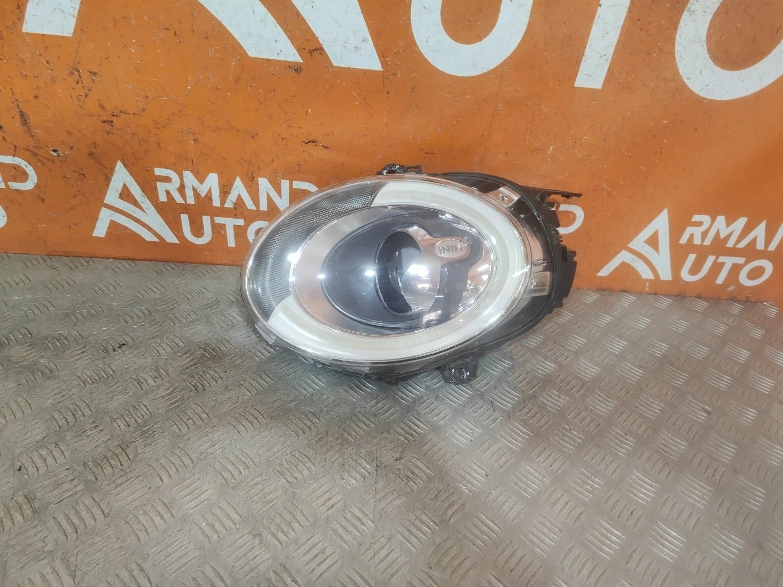 Фара MINI Hatch 2013-2018 63117448376 F55, правая