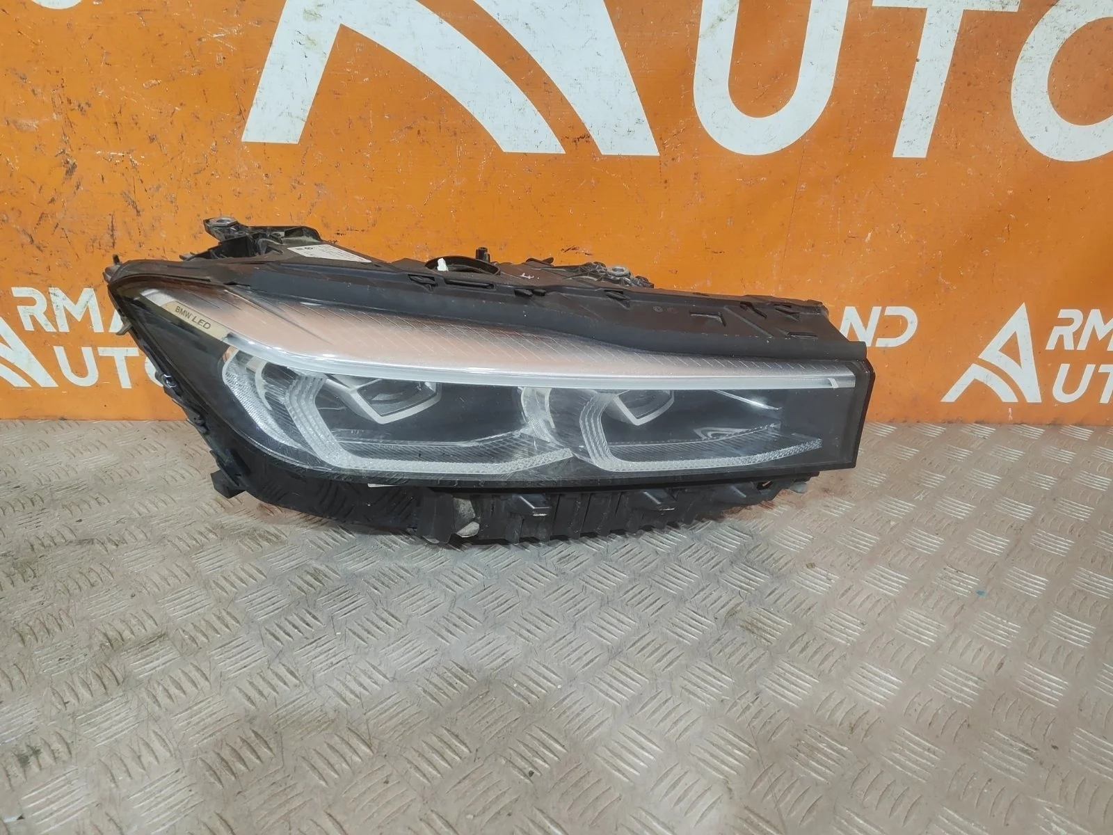 Фара BMW 7 series 2019-2022 63119450226 G11 G12, правая