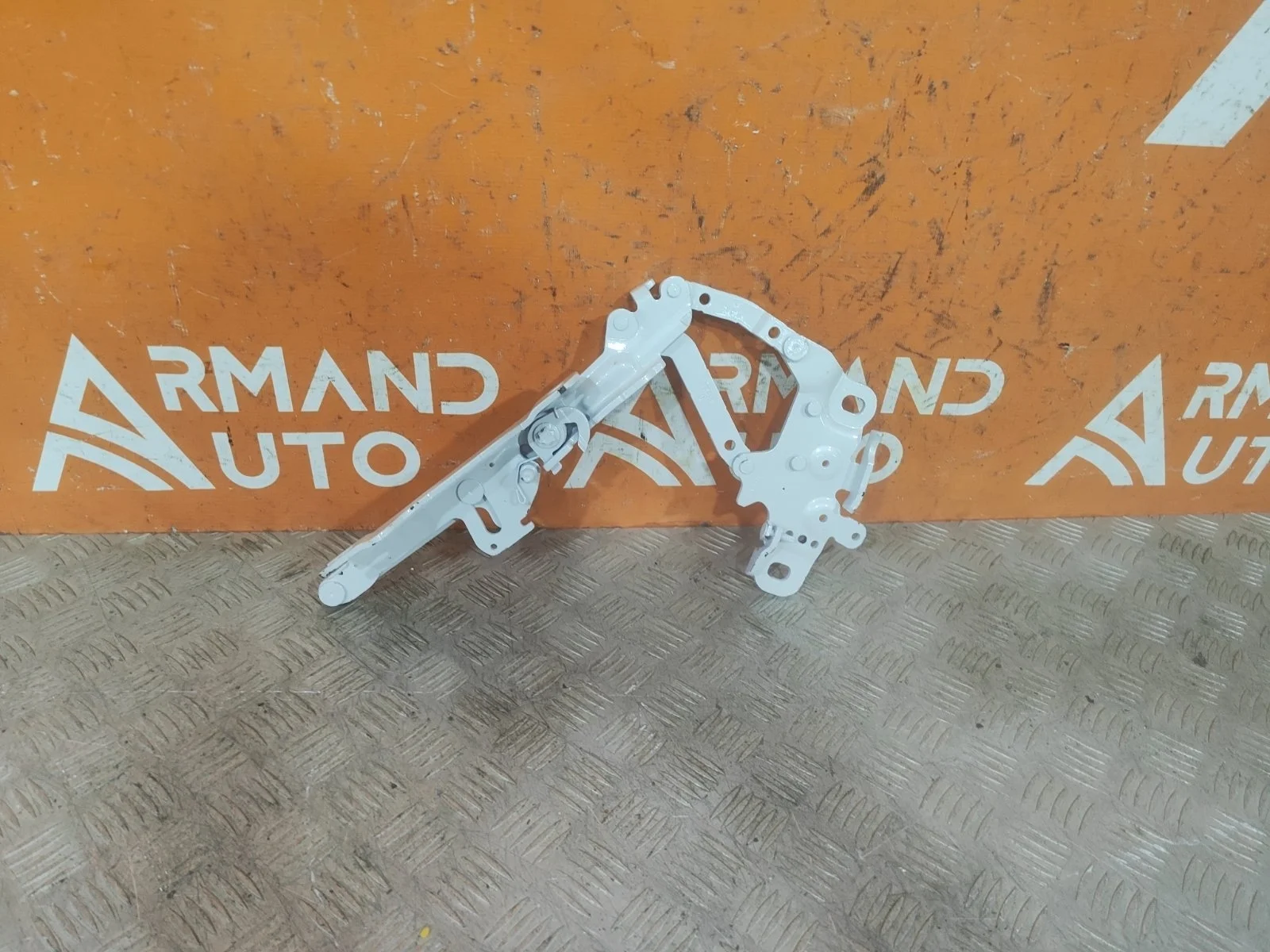 Петля капота BMW 3 series 2011-2020 41617286344 F30 F31, правая