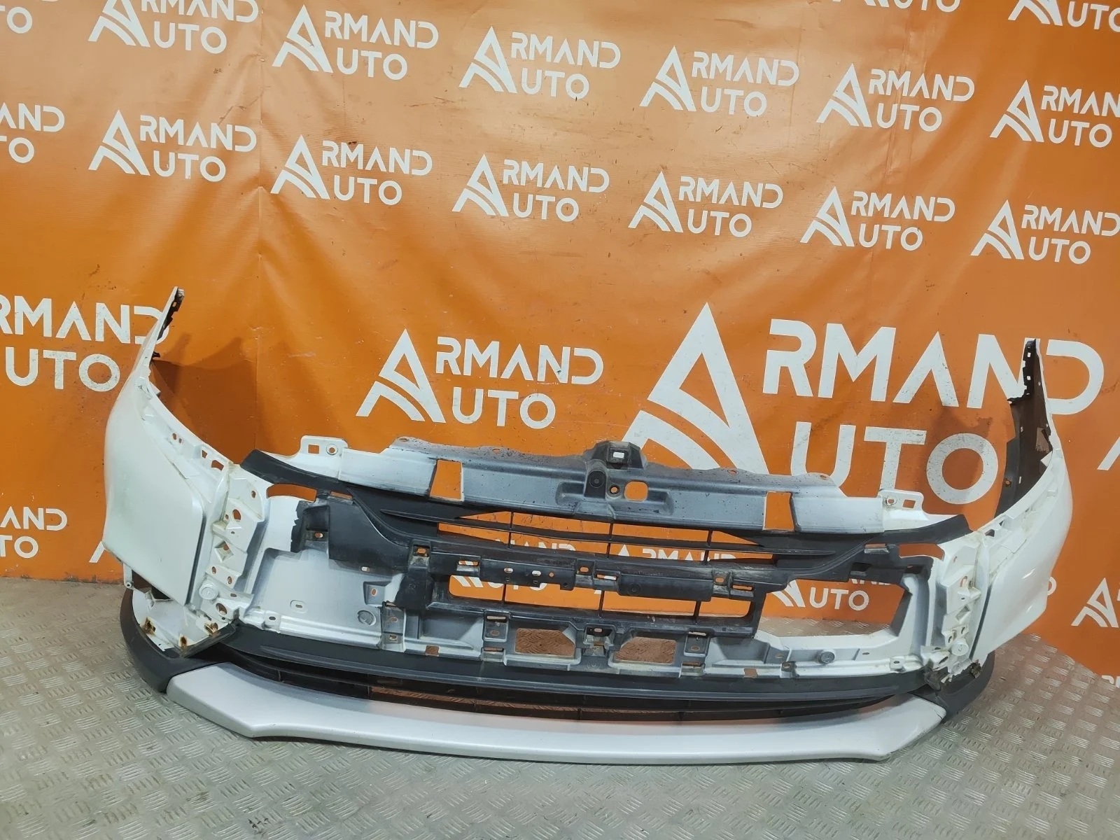 Бампер Mitsubishi Outlander 2015-2018 6400H227 3, передний
