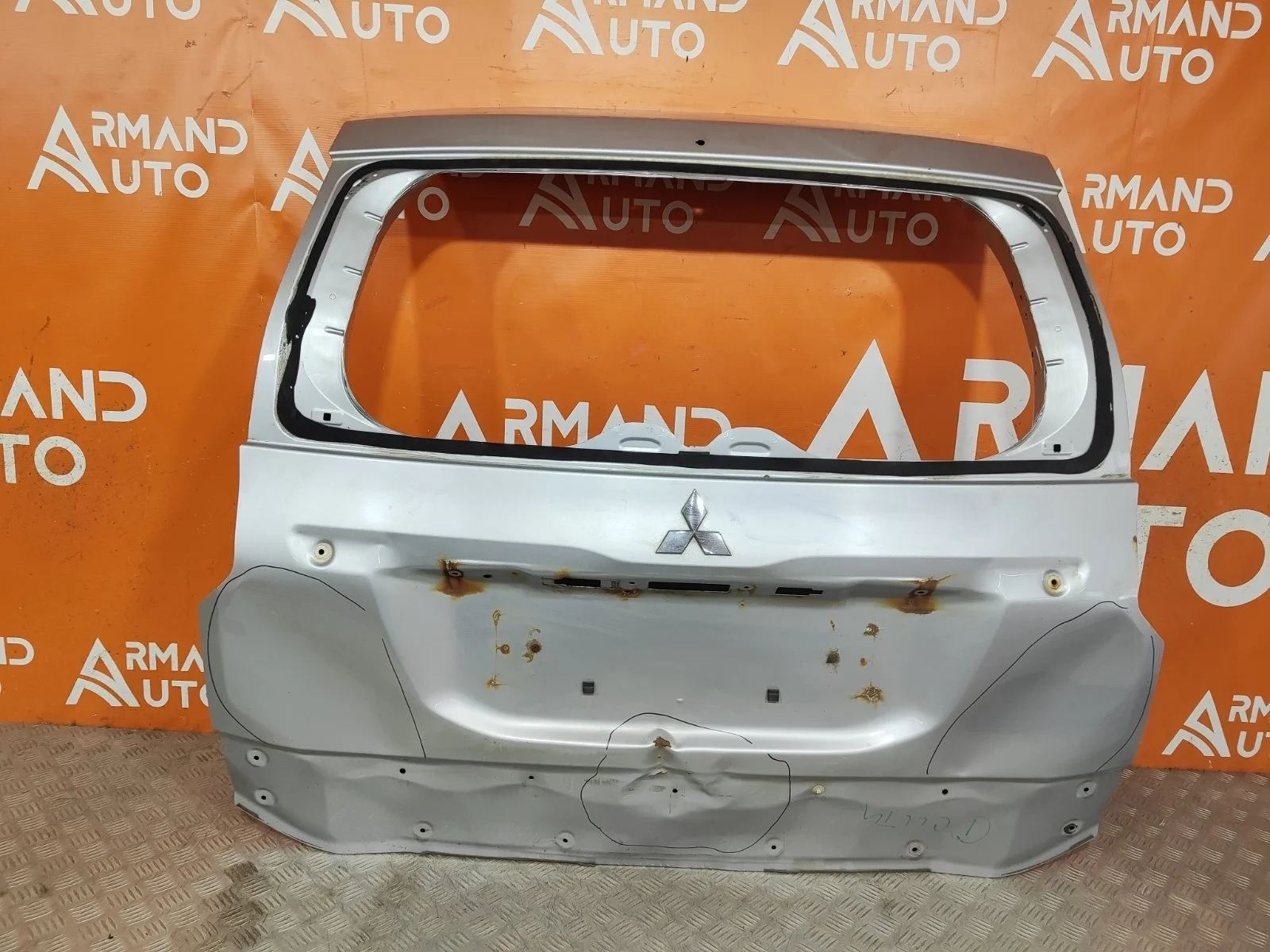 Дверь багажника Mitsubishi Pajero Sport 2015-2021 5801B685 3