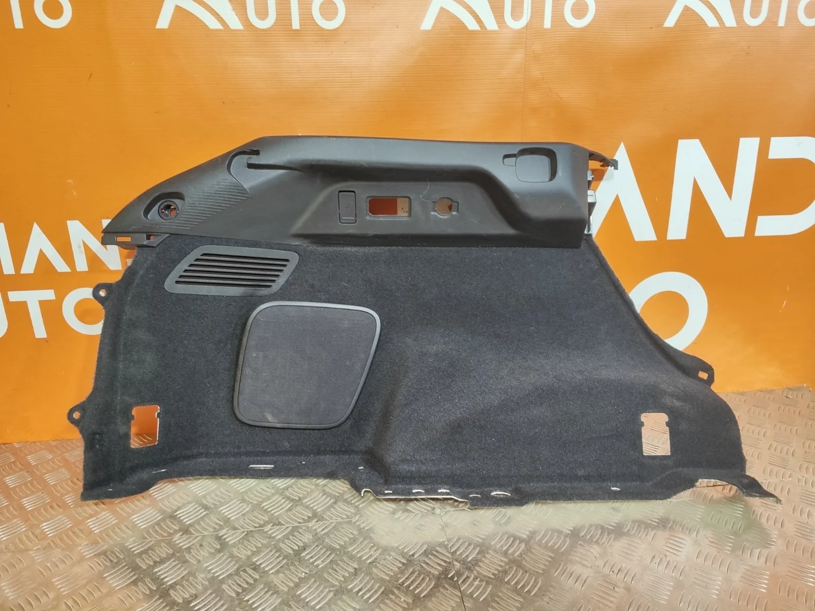 Обшивка багажника Lexus RX 2015-2022 6474048150C2 4 AL20, левая