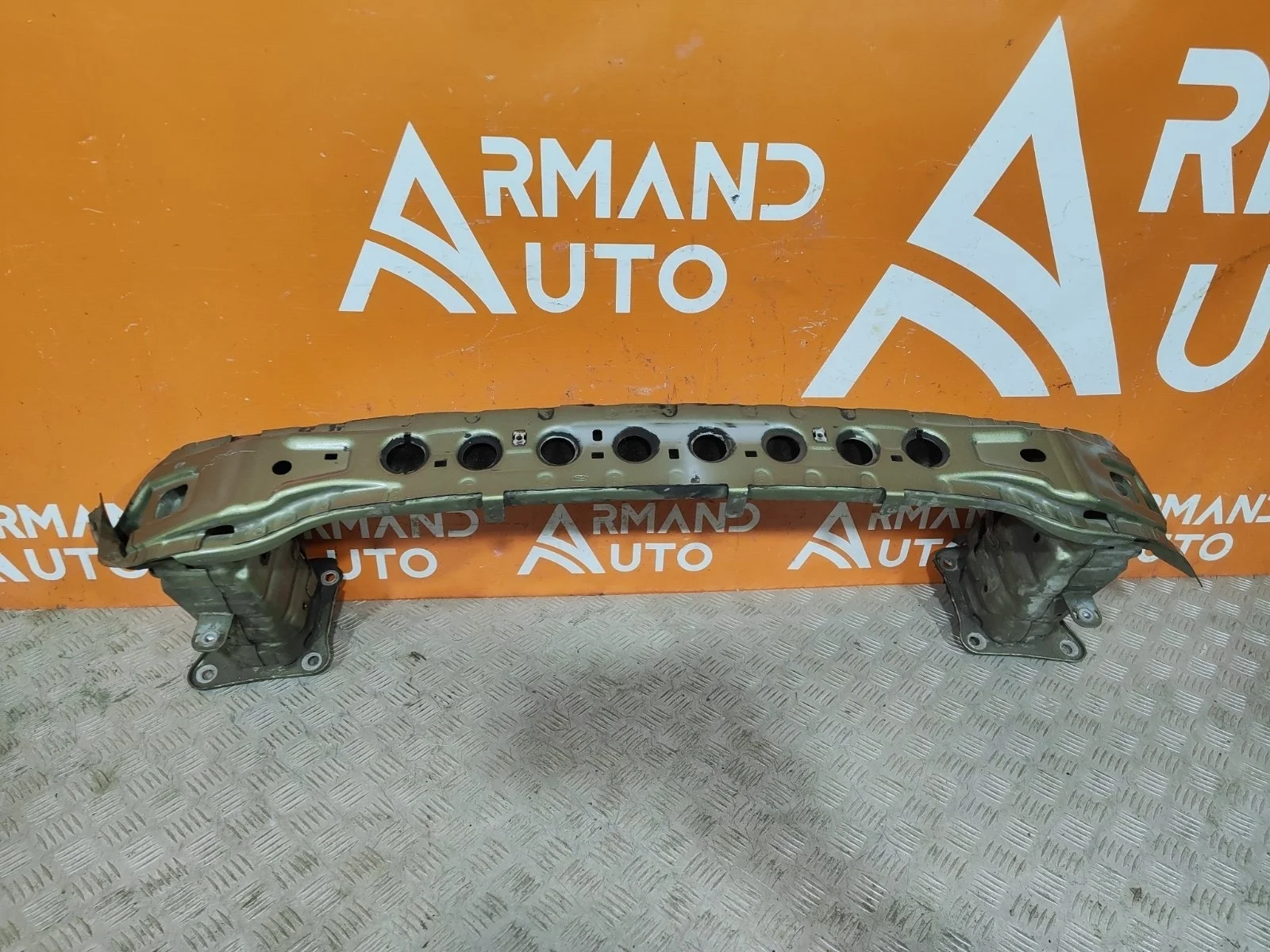 Усилитель бампера Ford Kuga 2012-2019 2437920 2 CBS, передний