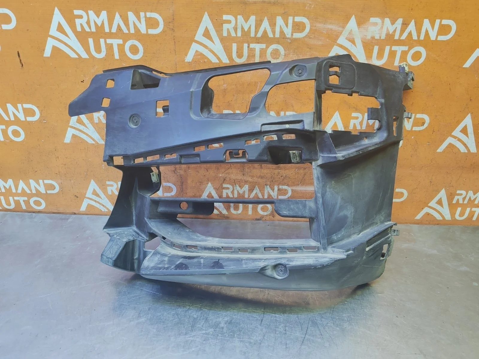 Кронштейн бампера BMW 5 series 2016-2020 51118064967 G30 G31, передний левый