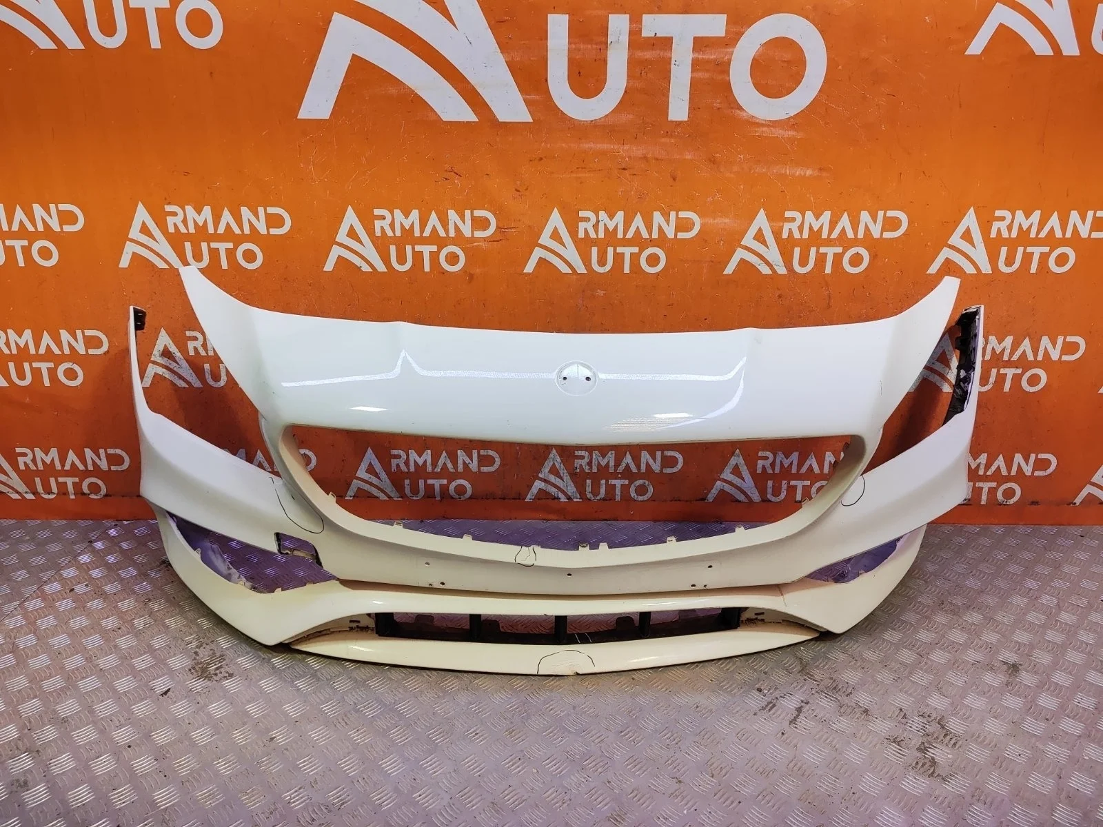 Бампер Mercedes CLA-Class 2016-2019 A11788023019999 C117 X117, передний