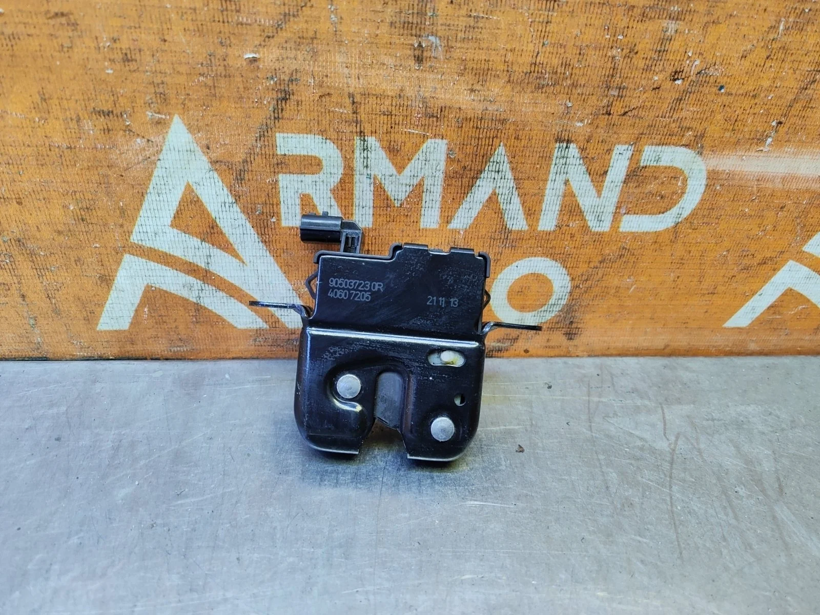 Замок двери багажника Renault Duster 2010-2021 905037230R 1