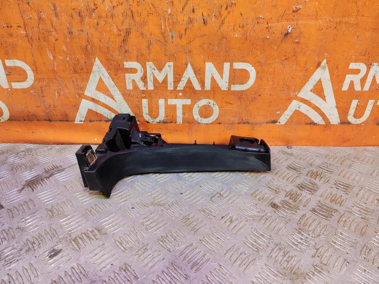 Кронштейн бампера BMW X5 2006-2013 51127226936 E70, задний левый