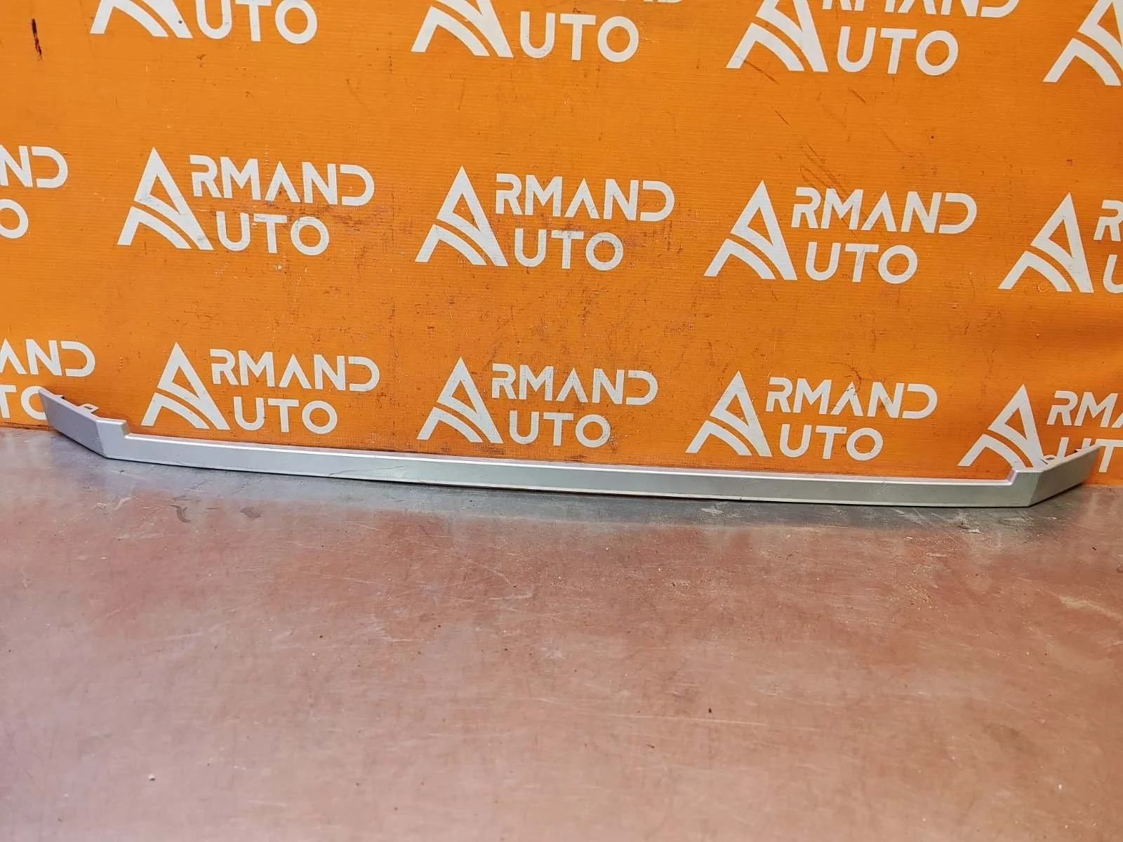 Накладка решетки радиатора Toyota Land Cruiser 2021-нв 5310160L50 300