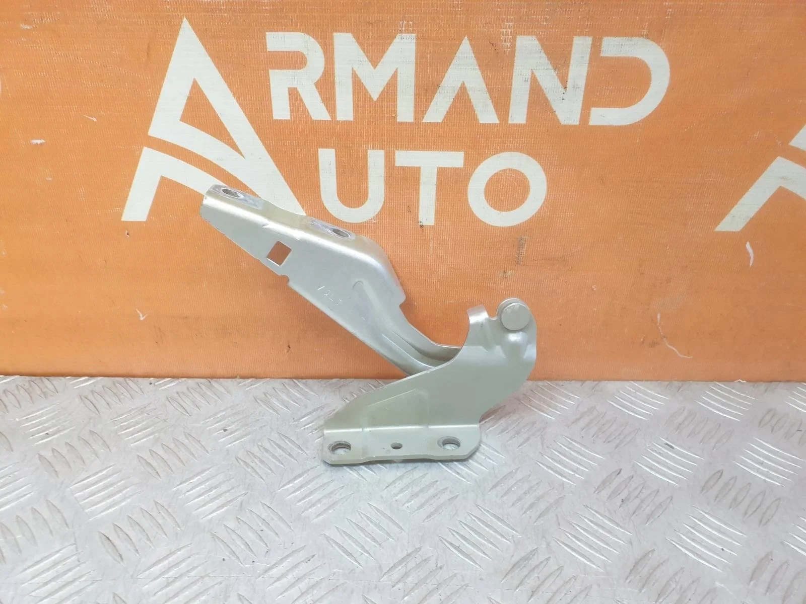 Петля капота Mitsubishi Outlander 2005-2013 MN175241 2 XL, левая