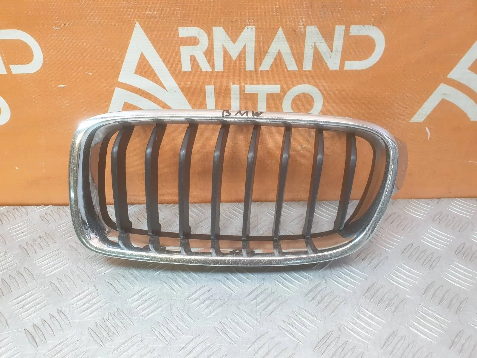Решетка радиатора BMW 3 series 2011-2020 51137260497 F30 F31, левая