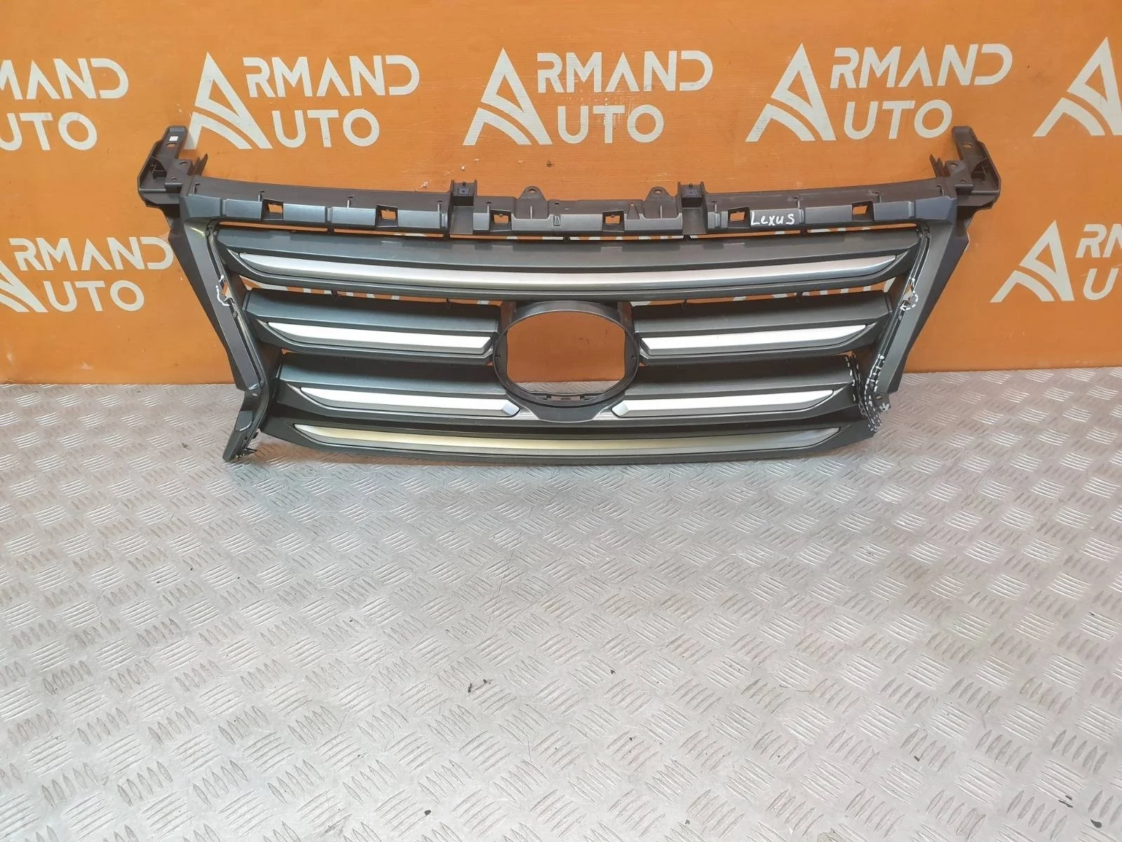 Решетка радиатора Lexus GX 2013-2019 5310160850 2 URJ150