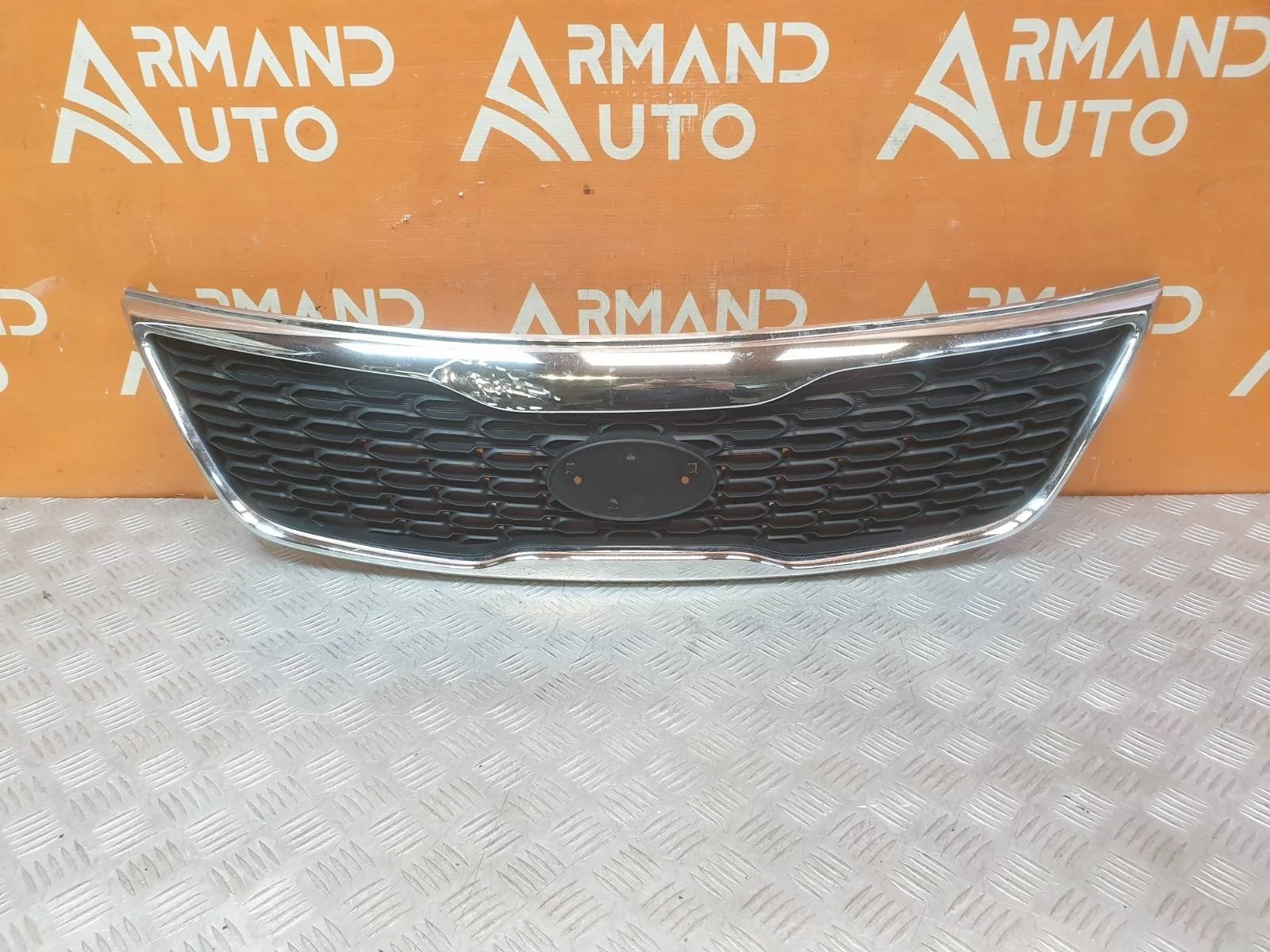 Решетка радиатора Kia Sorento 2012-2019 863502P500 2 XM