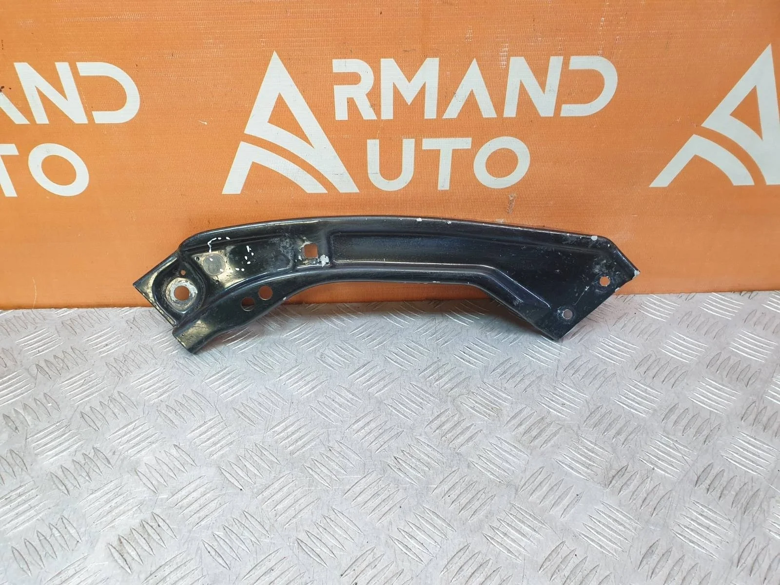 Кронштейн фары Skoda Rapid 2020-2023 60U805931 2, левый
