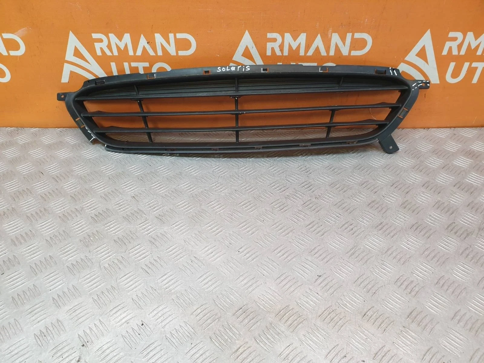 Решетка бампера Hyundai Solaris 2010-2014 865611R000 1, передняя