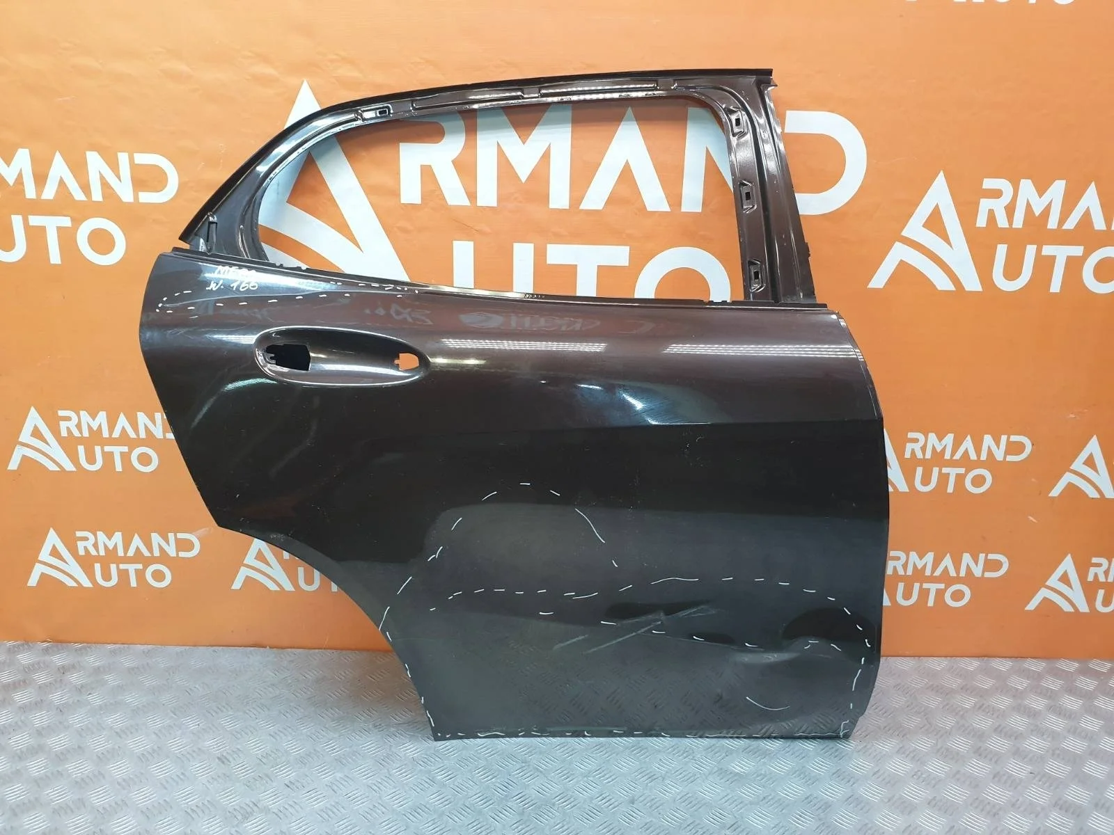 Дверь Mercedes GLA-Class 2013-2020 A1567300205 X156, задняя правая