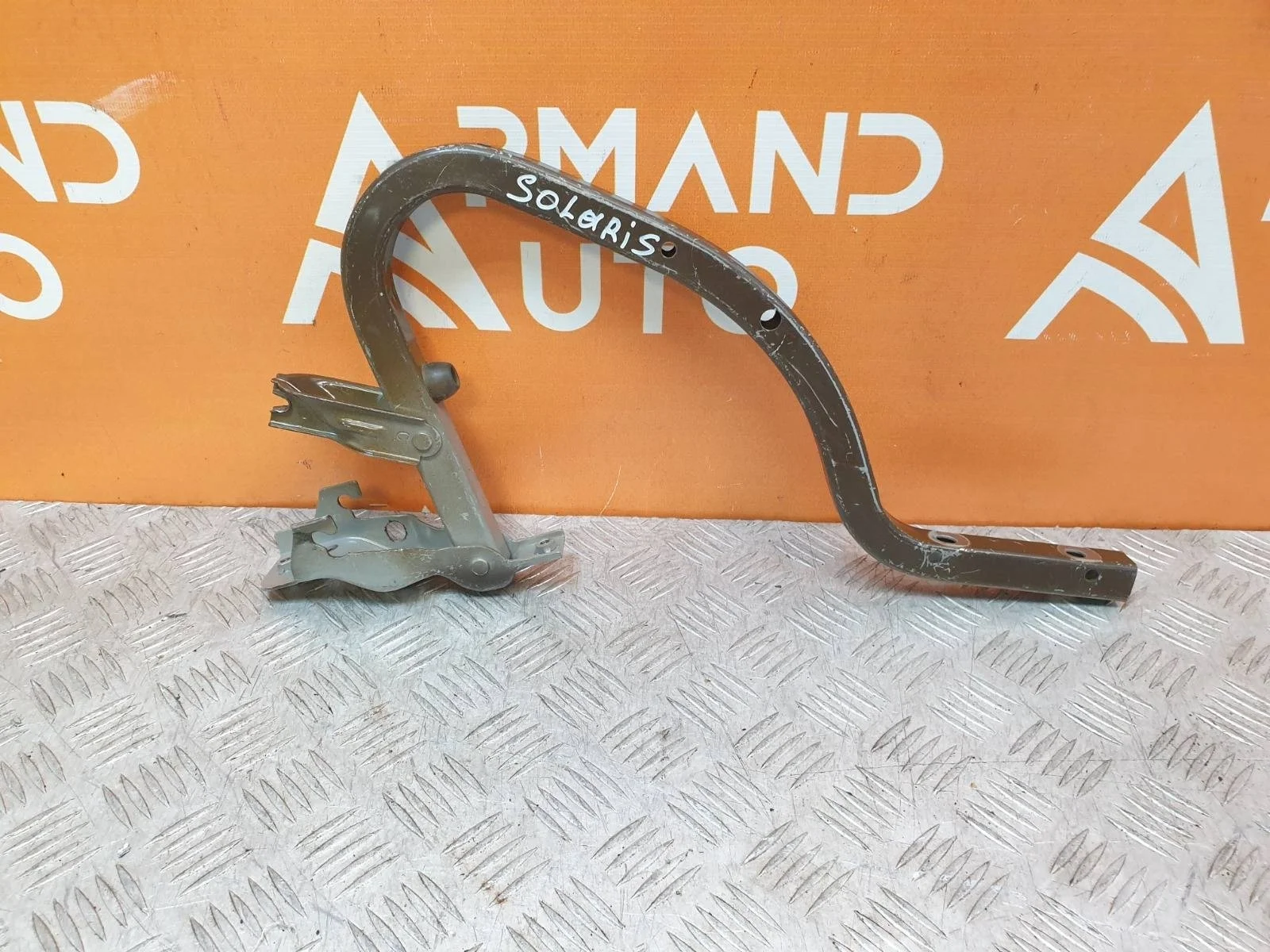 Петля крышки багажника Hyundai Solaris 2010-2017 792104L000 1, левая